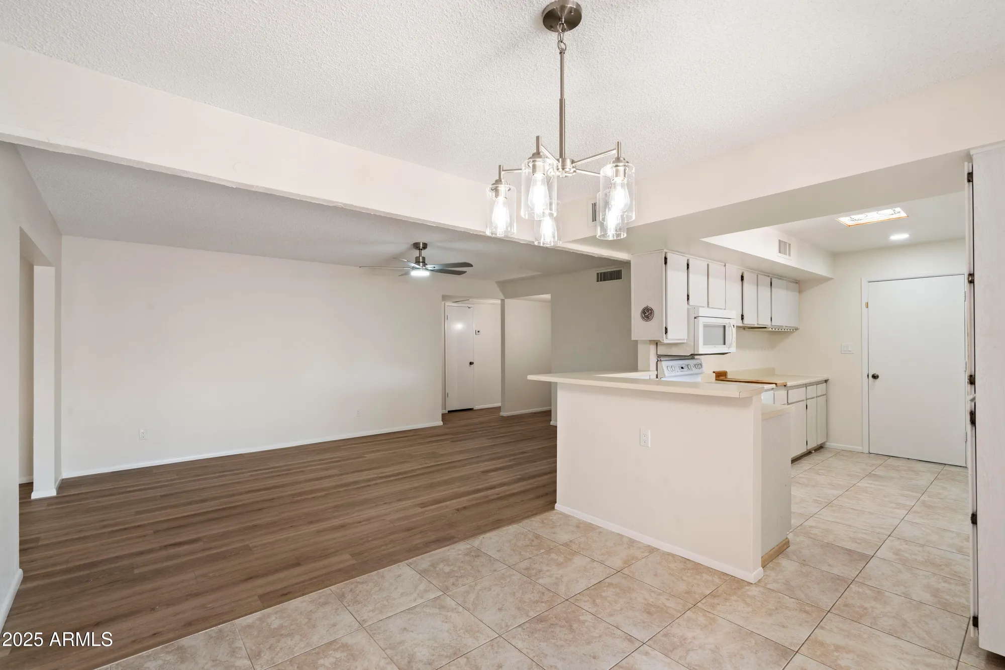 Property Slideshow image 11 of 21 | 26402 s lakemont dr, Sun Lakes, AZ, 85248