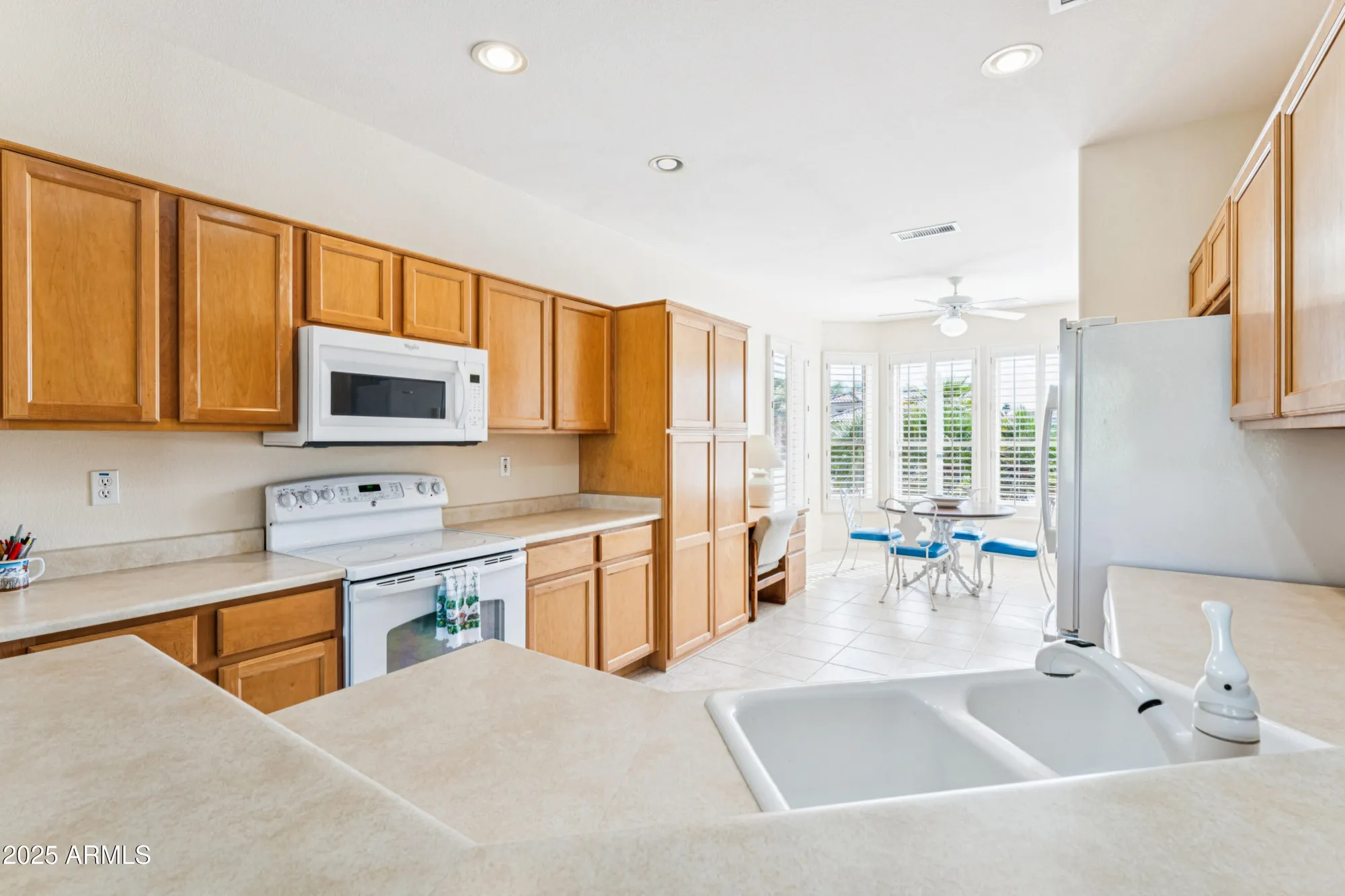 Property Slideshow image 14 of 45 | 19472 n marble canyon ct, Surprise, AZ, 85374