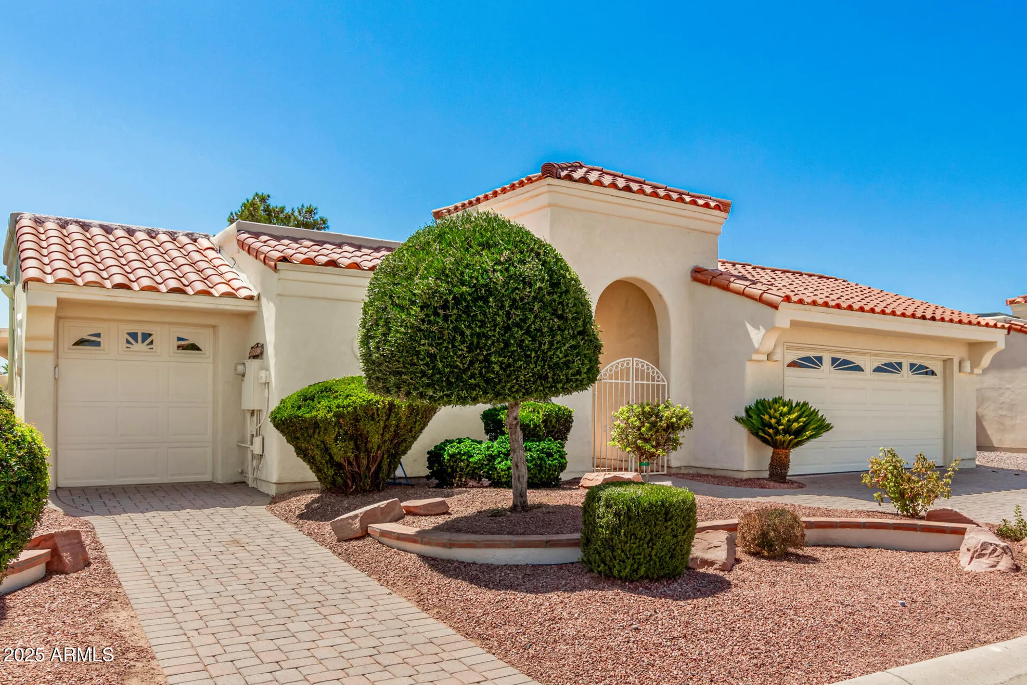 Property Slideshow image 1 of 56 | 25220 s cloverland dr, Sun Lakes, AZ, 85248