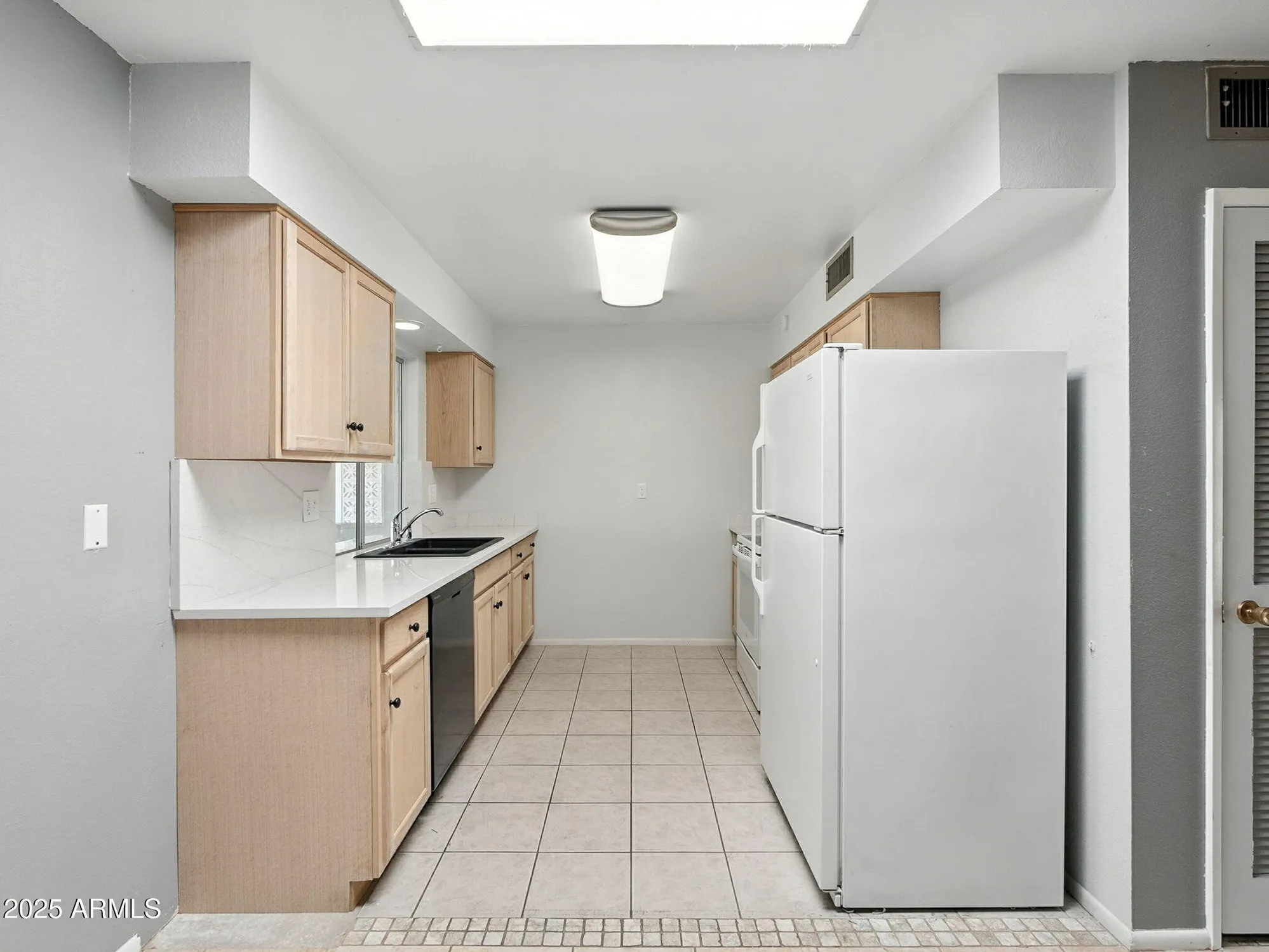 Property Slideshow image 8 of 55 | 9525 w cedar hill cir, Sun City, AZ, 85351