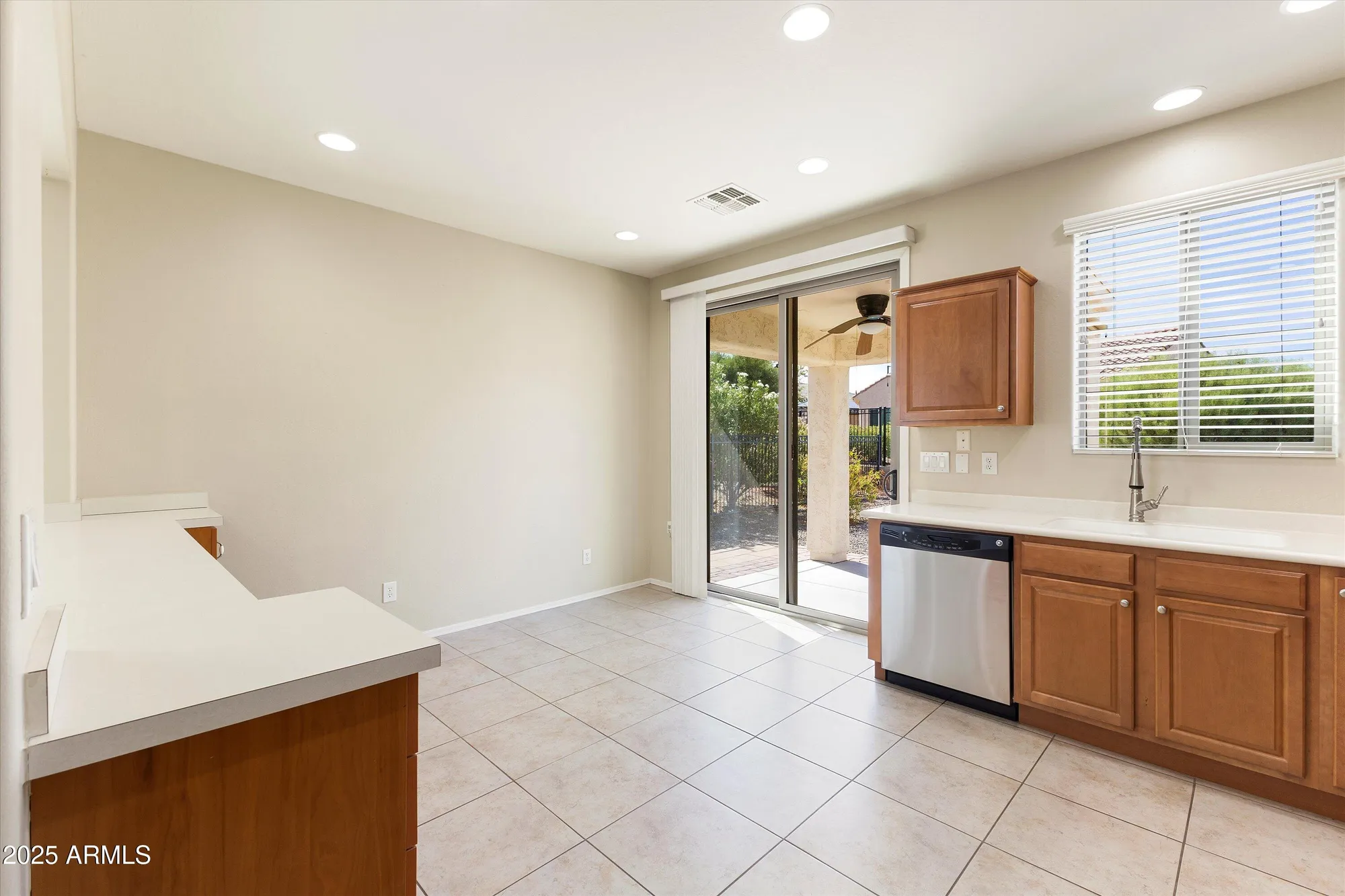 Property Slideshow image 13 of 33 | 26141 w vista north dr, Buckeye, AZ, 85396