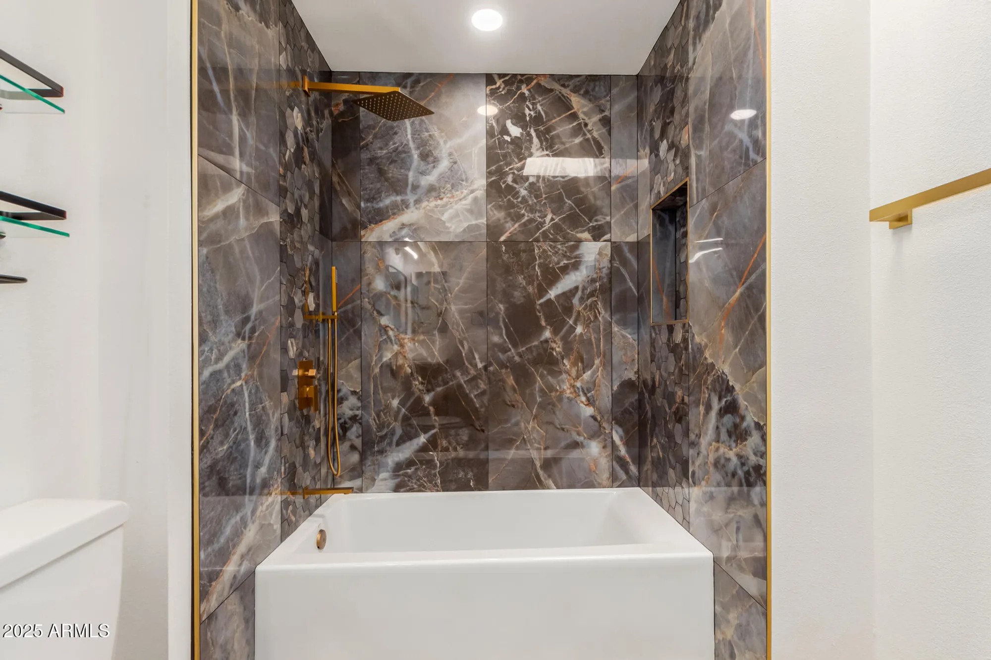 Property Slideshow image 10 of 21 | 10554 w granada dr, Sun City, AZ, 85373