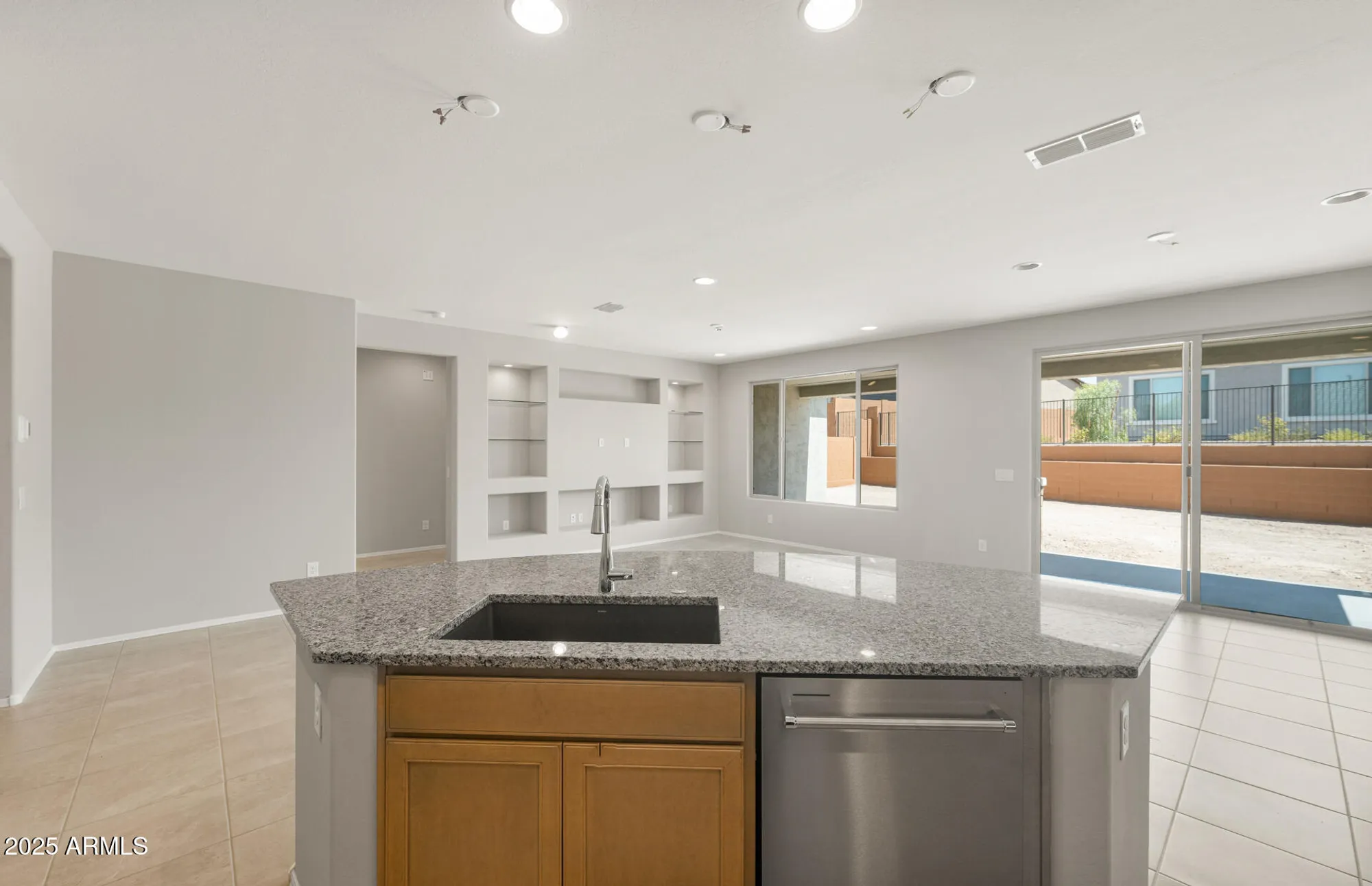 Property Slideshow image 10 of 23 | 26651 w kimberly way, Buckeye, AZ, 85396