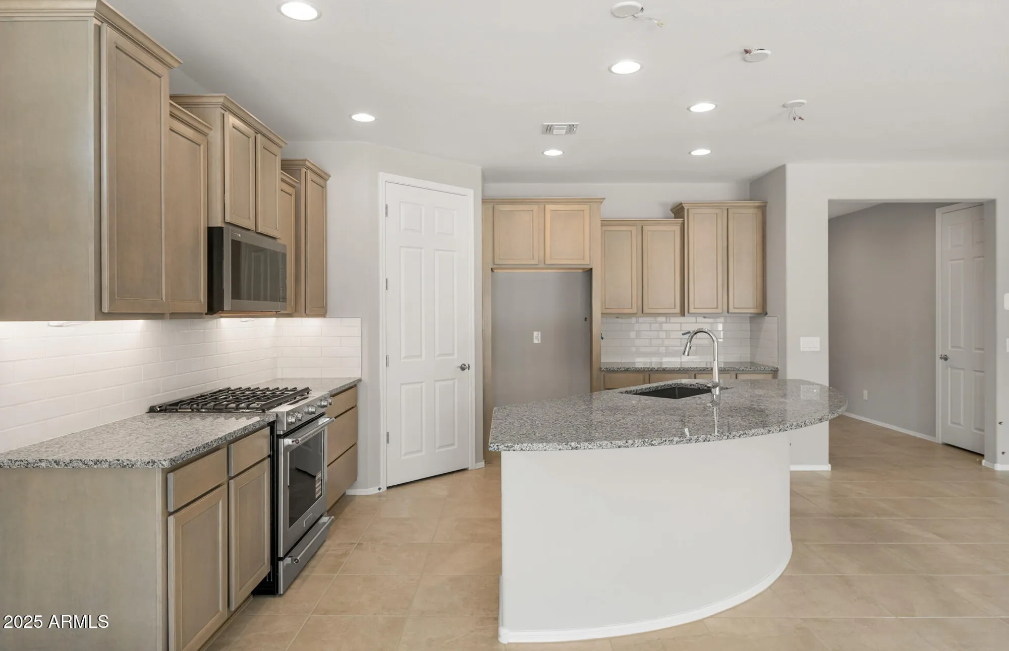 Property Slideshow image 8 of 23 | 26651 w kimberly way, Buckeye, AZ, 85396