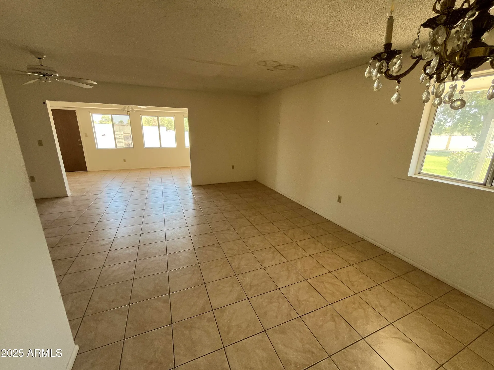 Property Slideshow image 13 of 27 | 9891 n balboa dr, Sun City, AZ, 85351