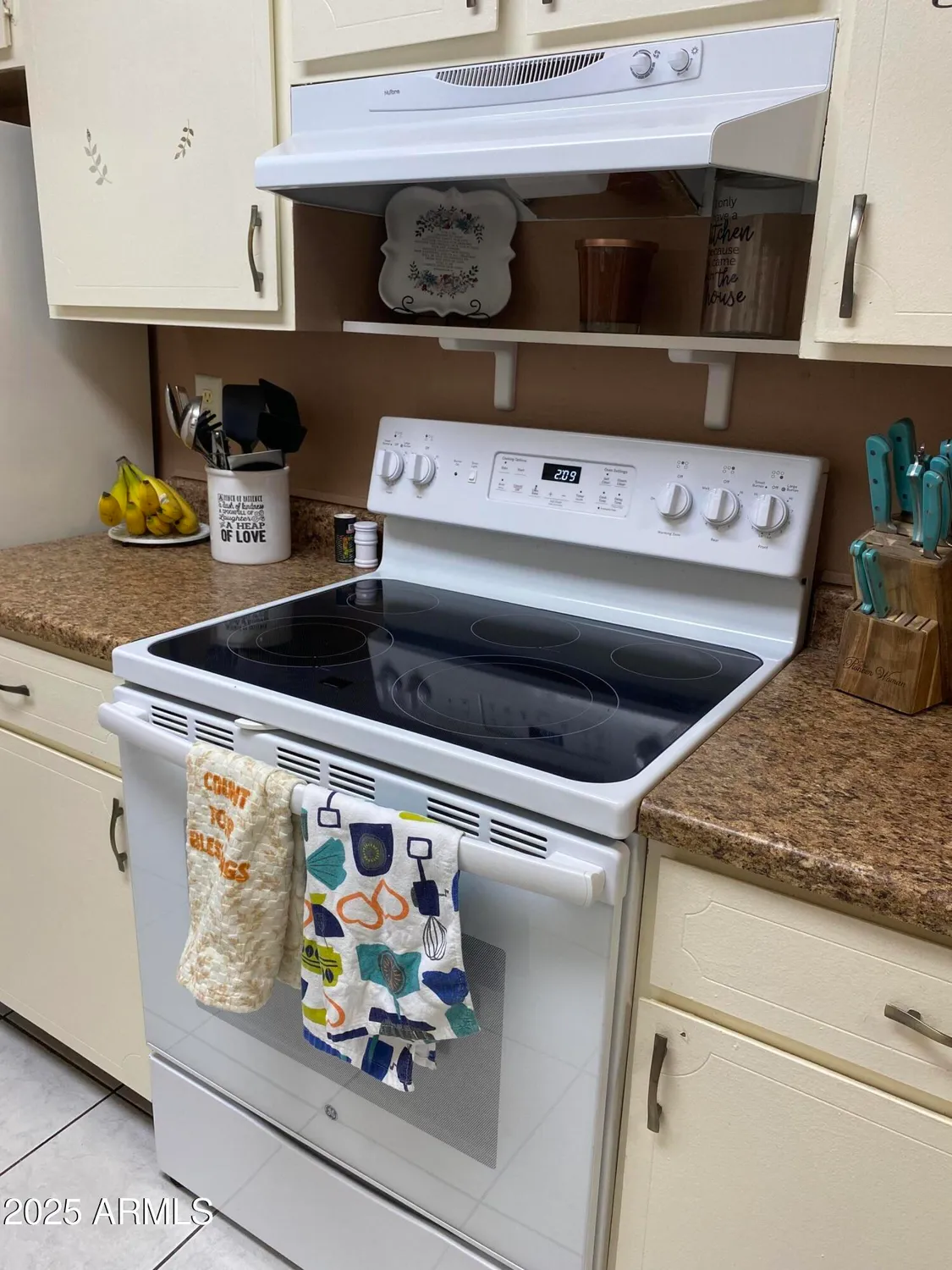 Property Slideshow image 5 of 26 | 10134 n 97th ave b, Peoria, AZ, 85345