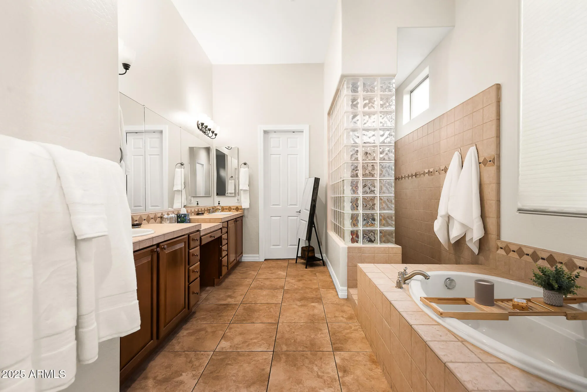 Property Slideshow image 34 of 88 | 41618 n anthem ridge dr, Phoenix, AZ, 85086