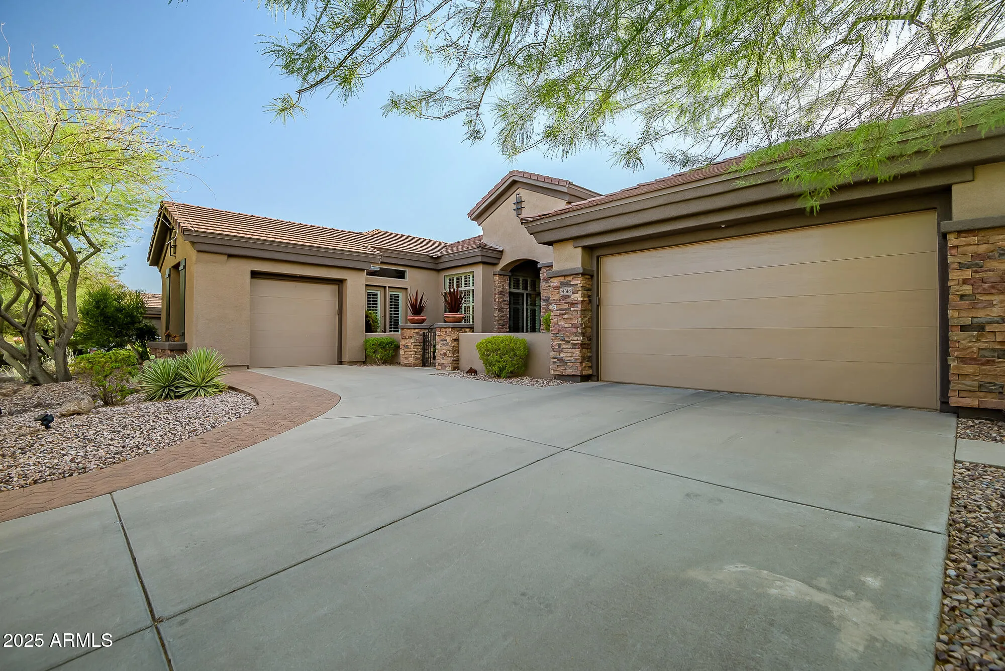 Property Slideshow image 9 of 88 | 41618 n anthem ridge dr, Phoenix, AZ, 85086