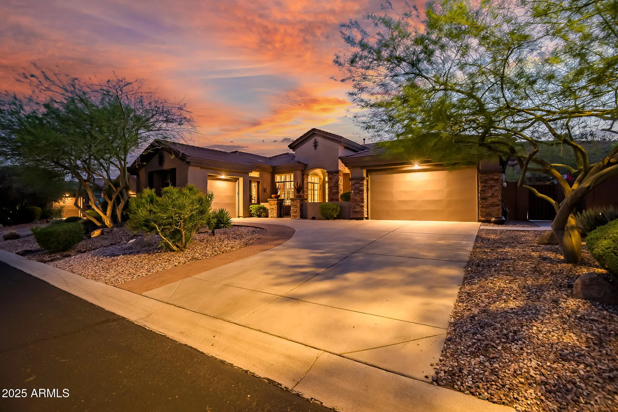 Property Slideshow image 10 of 88 | 41618 n anthem ridge dr, Phoenix, AZ, 85086