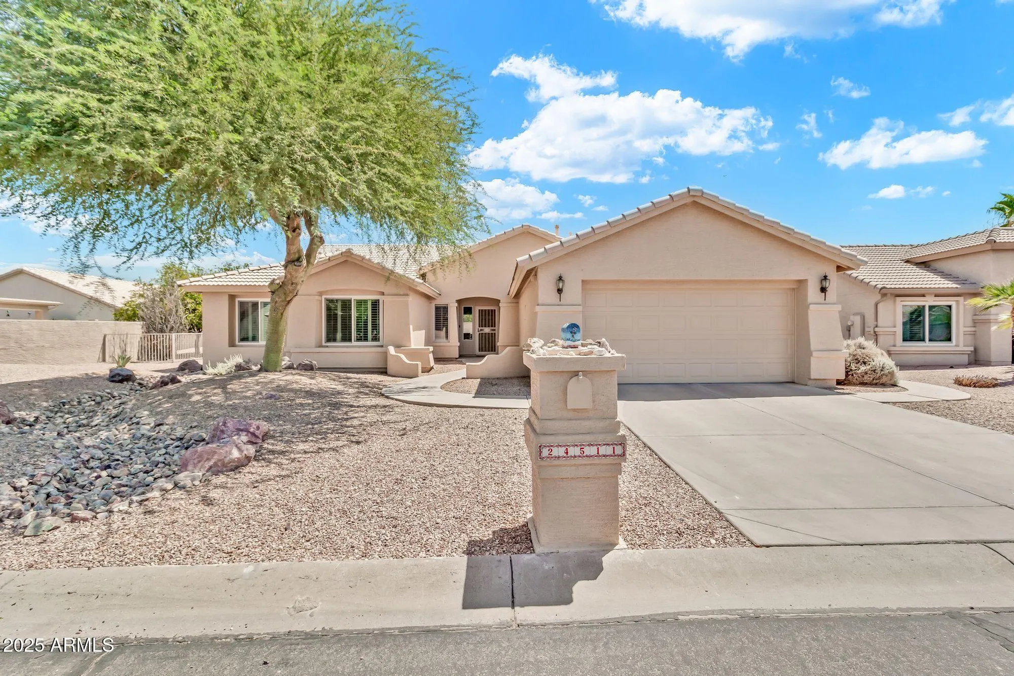 Property Slideshow image 1 of 49 | 24511 s saddletree dr, Sun Lakes, AZ, 85248