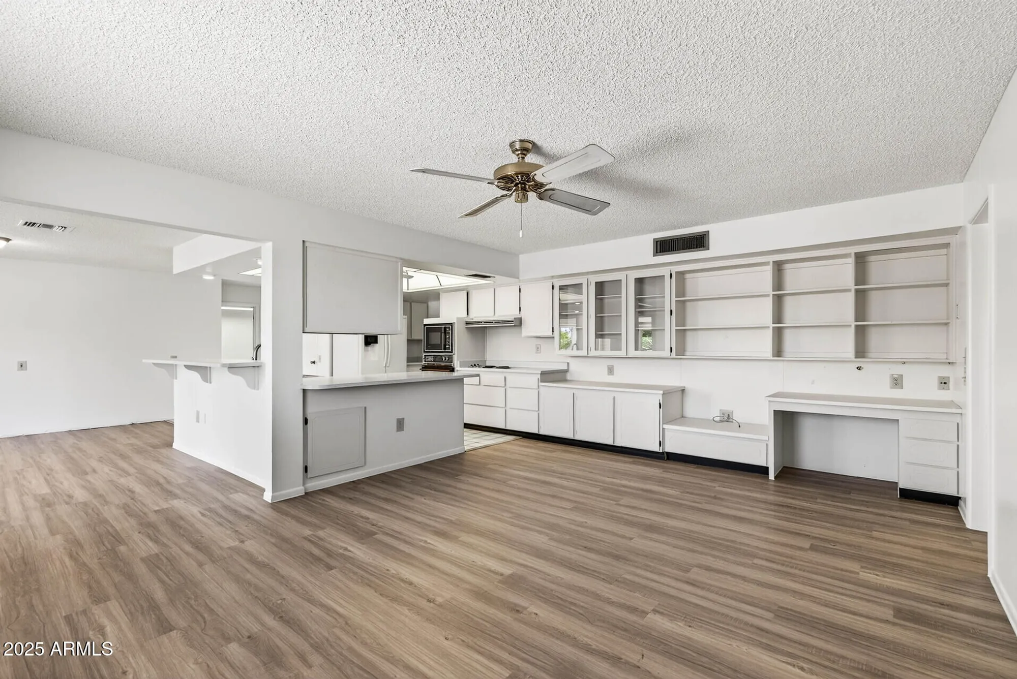 Property Slideshow image 8 of 60 | 17807 n 125th dr, Sun City West, AZ, 85375