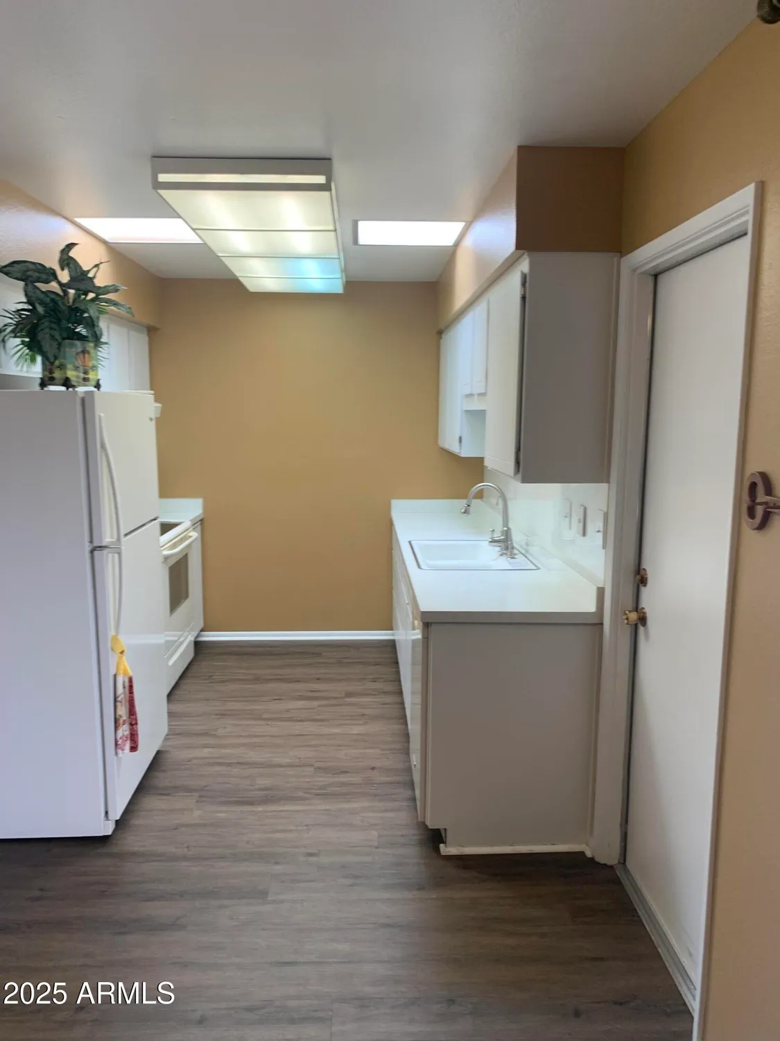 Property Slideshow image 9 of 40 | 13071 n 100th dr, Sun City, AZ, 85351