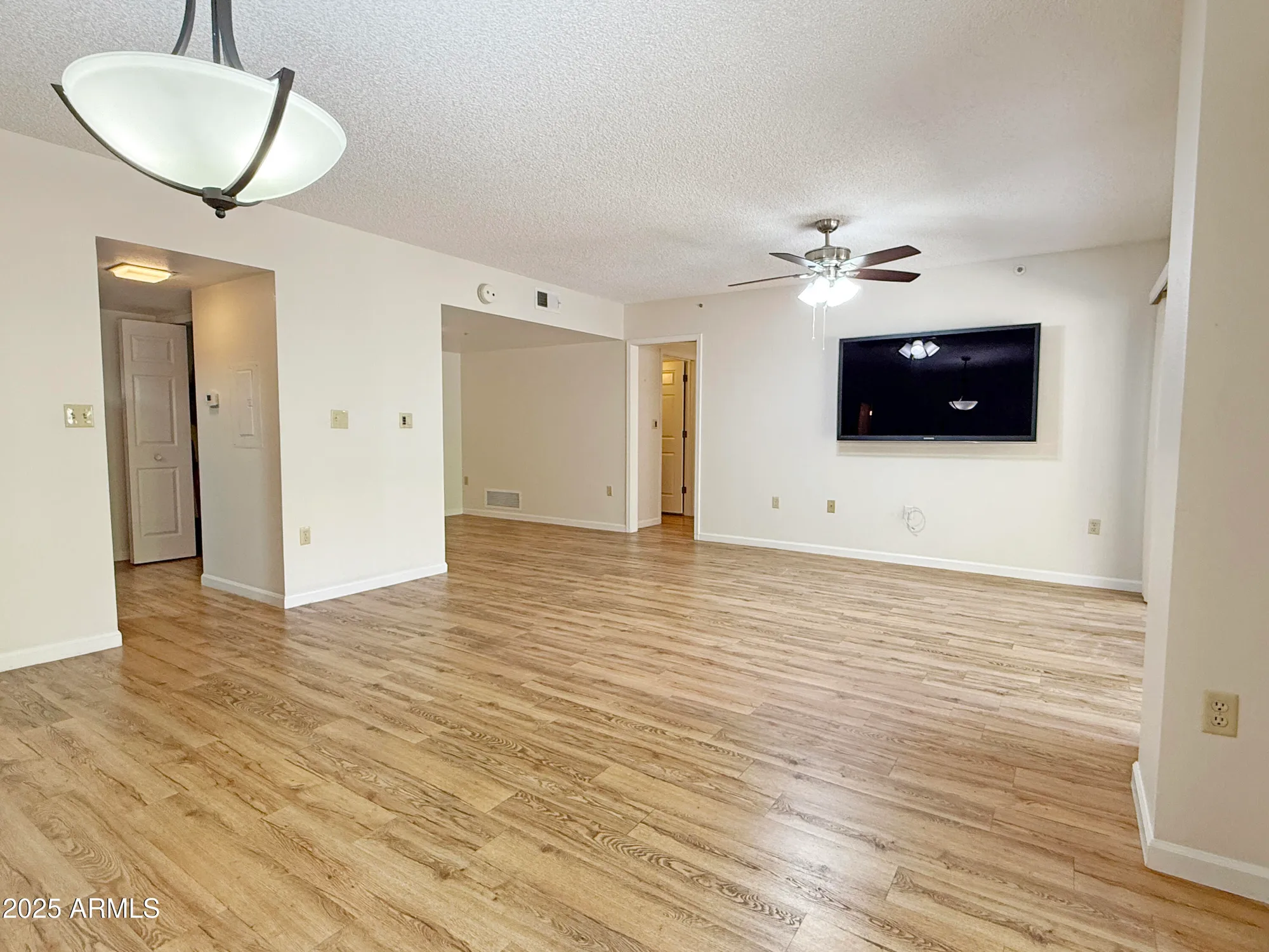 Property Slideshow image 5 of 23 | 10330 w thunderbird blvd a125, Sun City, AZ, 85351