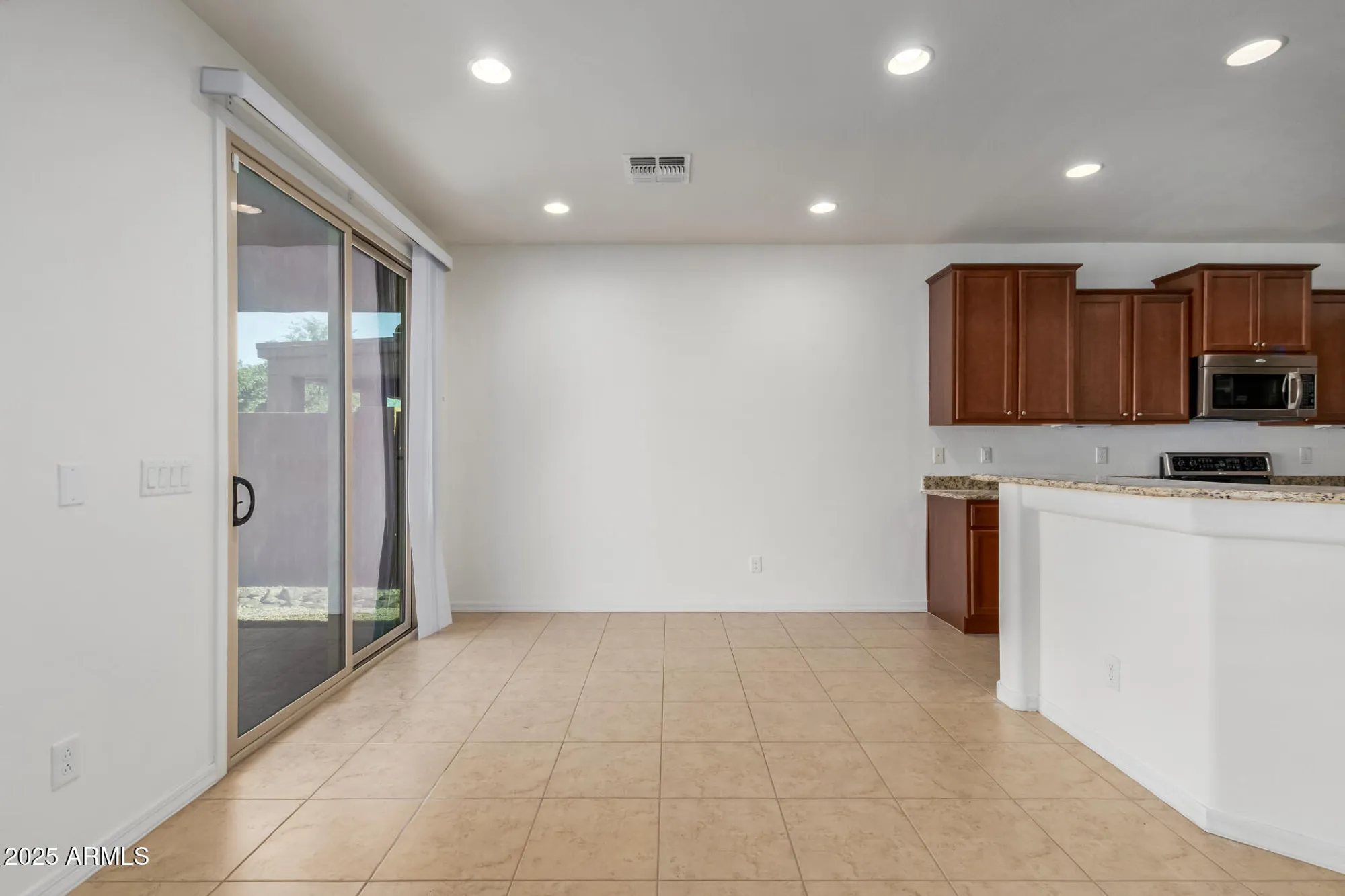 Property Slideshow image 12 of 39 | 21853 n 261st ave, Buckeye, AZ, 85396