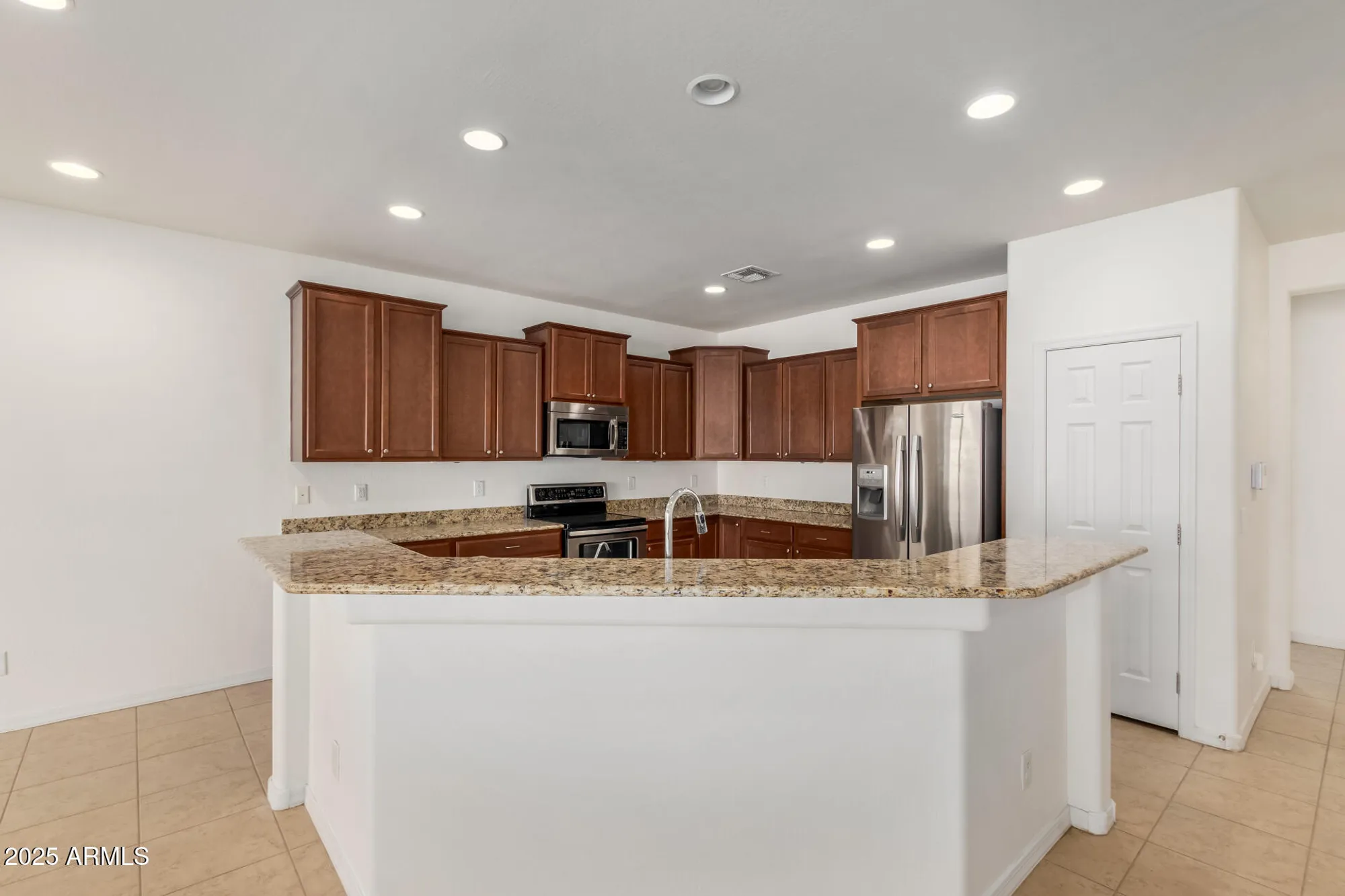 Property Slideshow image 15 of 39 | 21853 n 261st ave, Buckeye, AZ, 85396