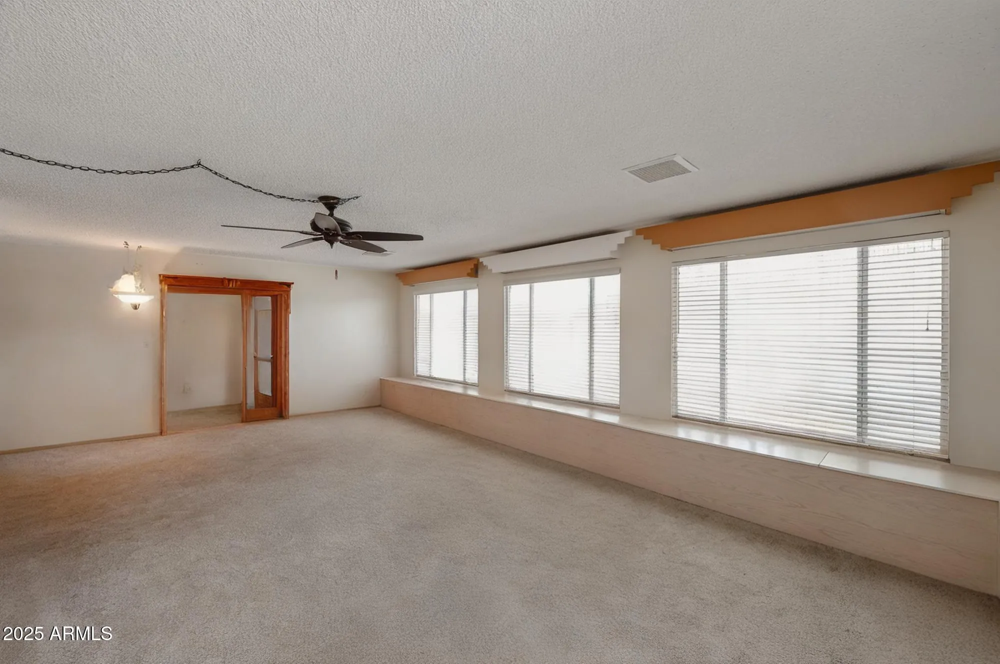 Property Slideshow image 13 of 25 | 10201 w caron dr, Sun City, AZ, 85351