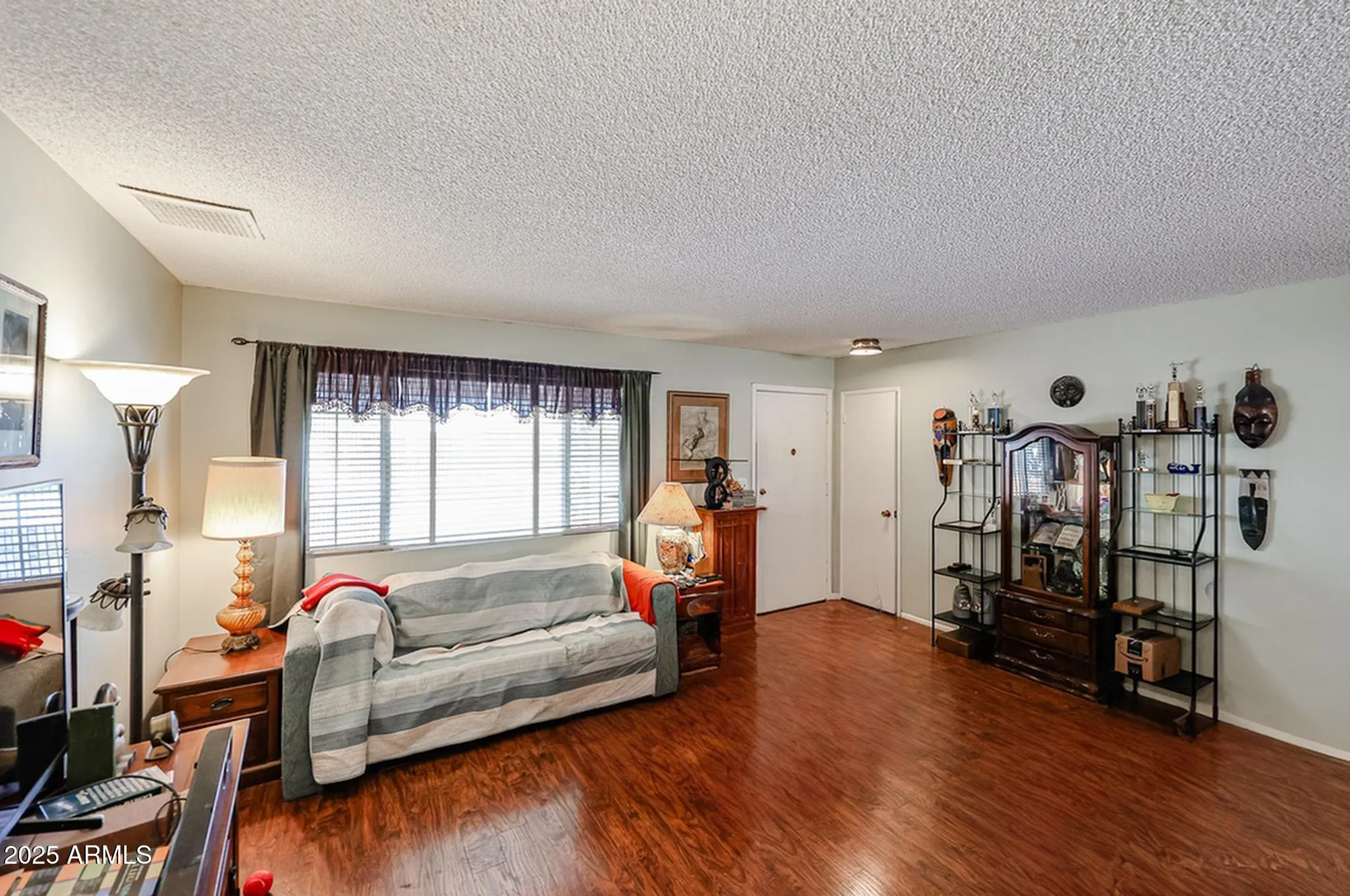 Property Slideshow image 4 of 25 | 10201 w caron dr, Sun City, AZ, 85351