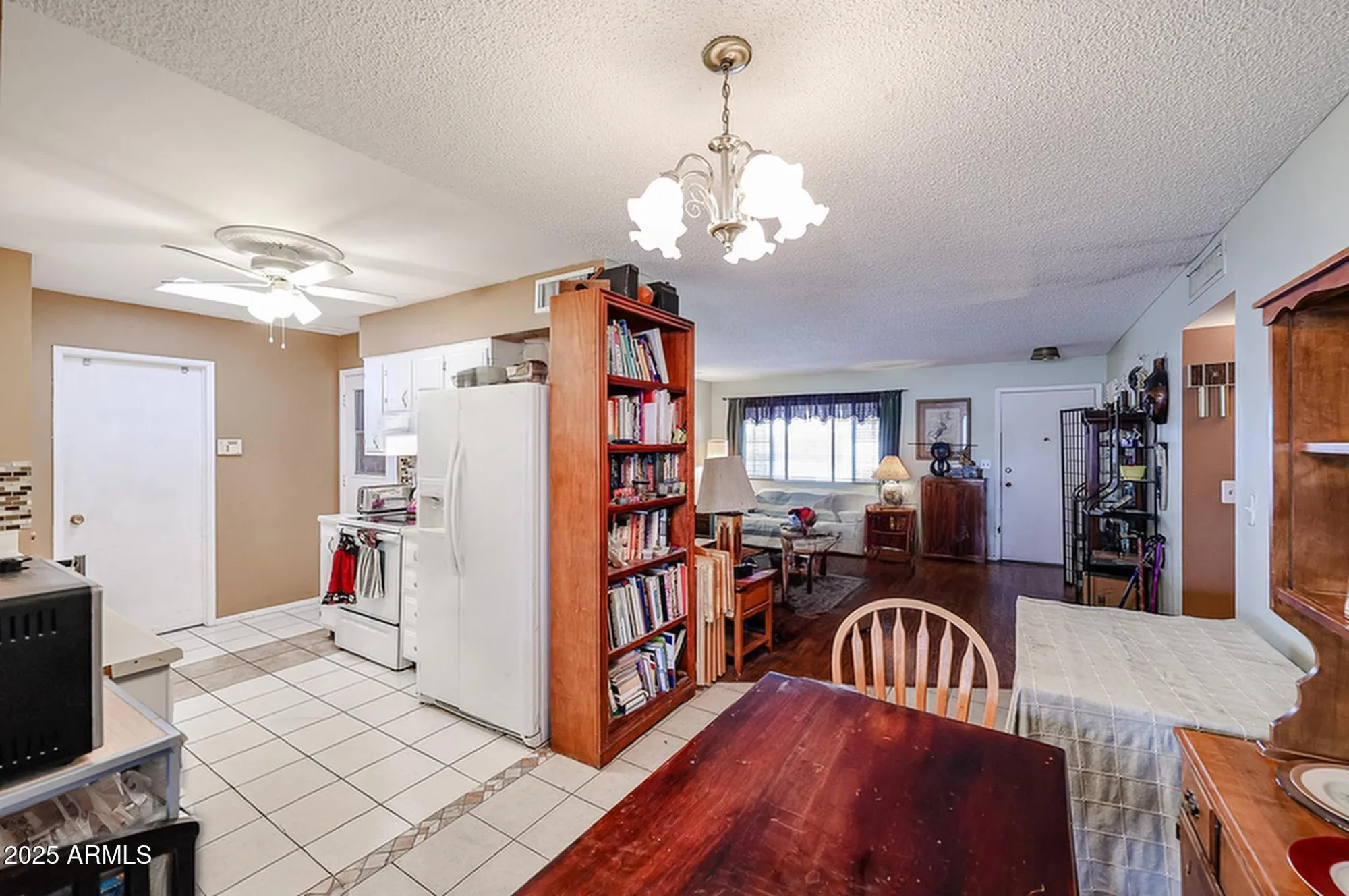 Property Slideshow image 6 of 25 | 10201 w caron dr, Sun City, AZ, 85351