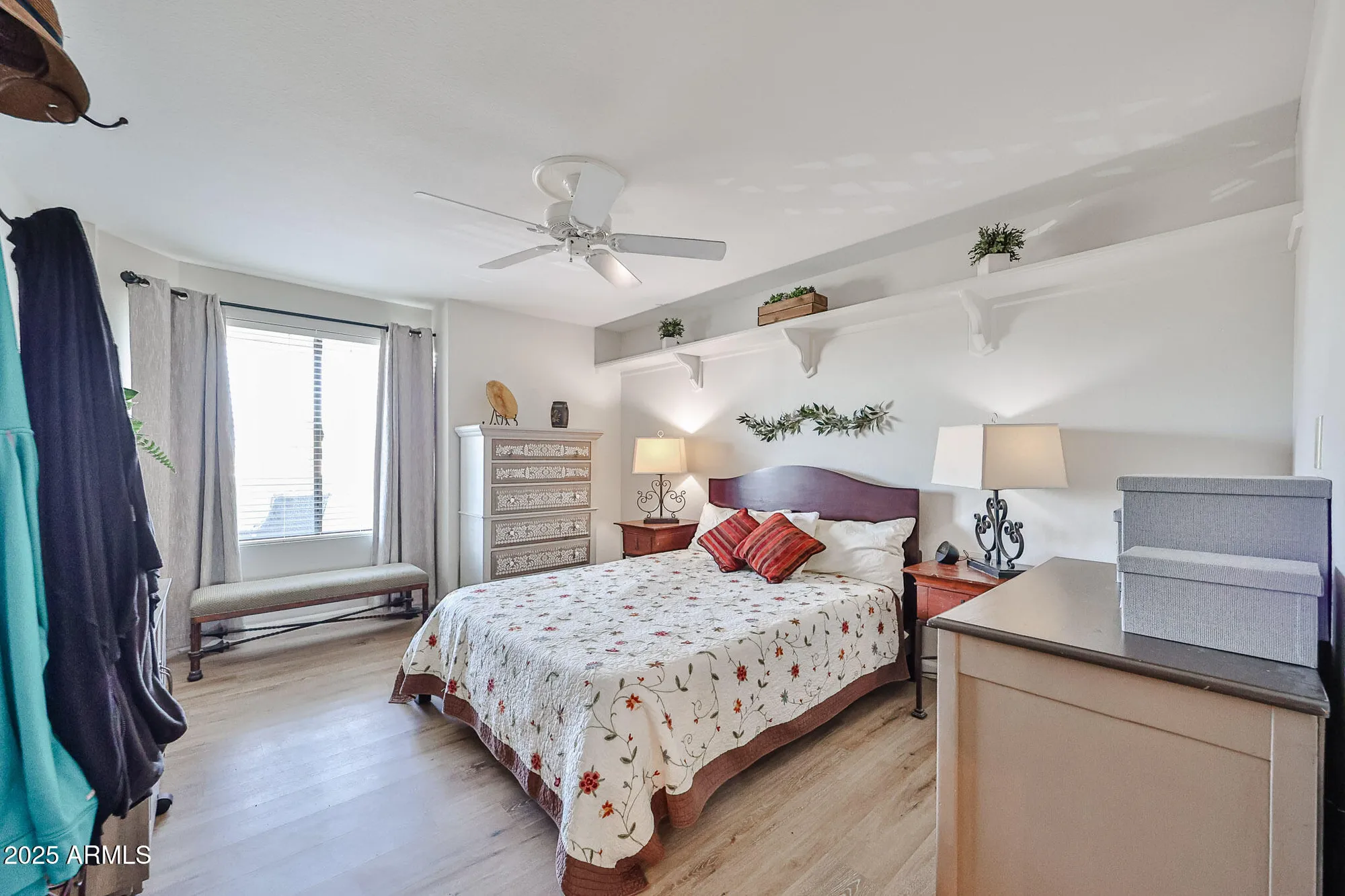 Property Slideshow image 13 of 37 | 17404 n 99th ave unit 310, Sun City, AZ, 85373