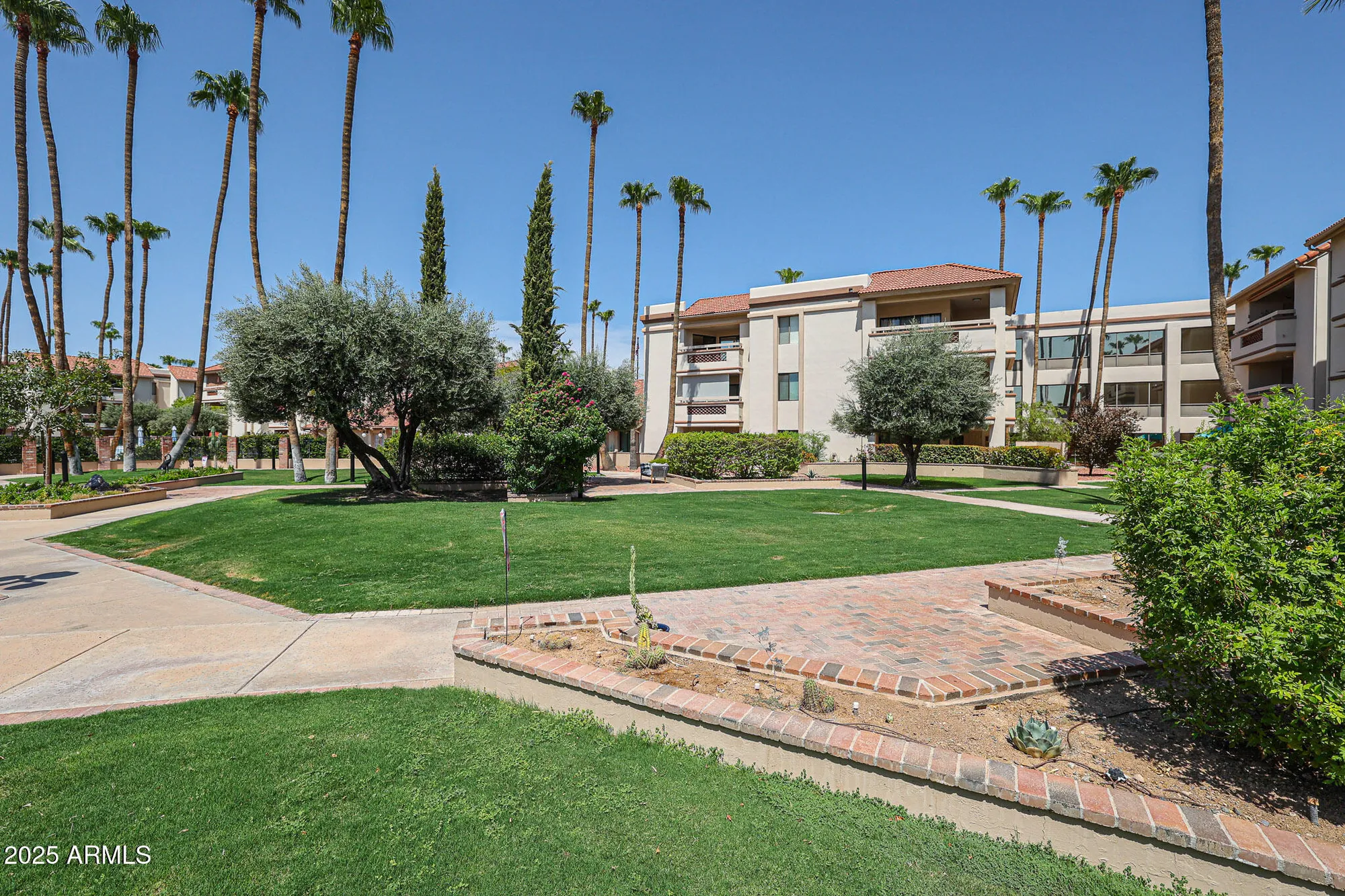 Property Slideshow image 32 of 37 | 17404 n 99th ave unit 310, Sun City, AZ, 85373