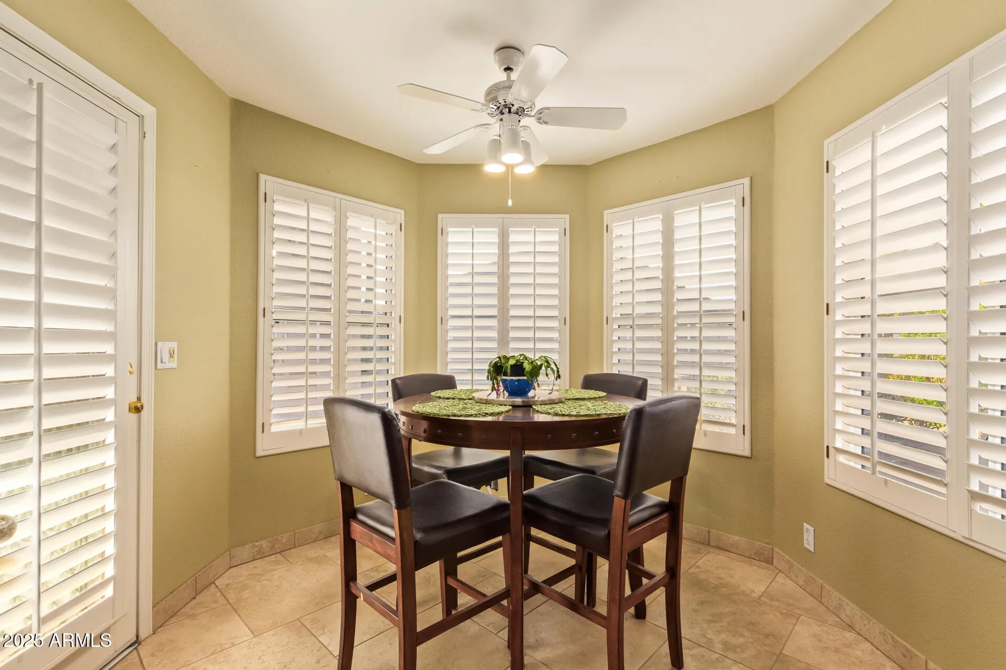 Property Slideshow image 13 of 42 | 9064 w marco polo rd, Peoria, AZ, 85382