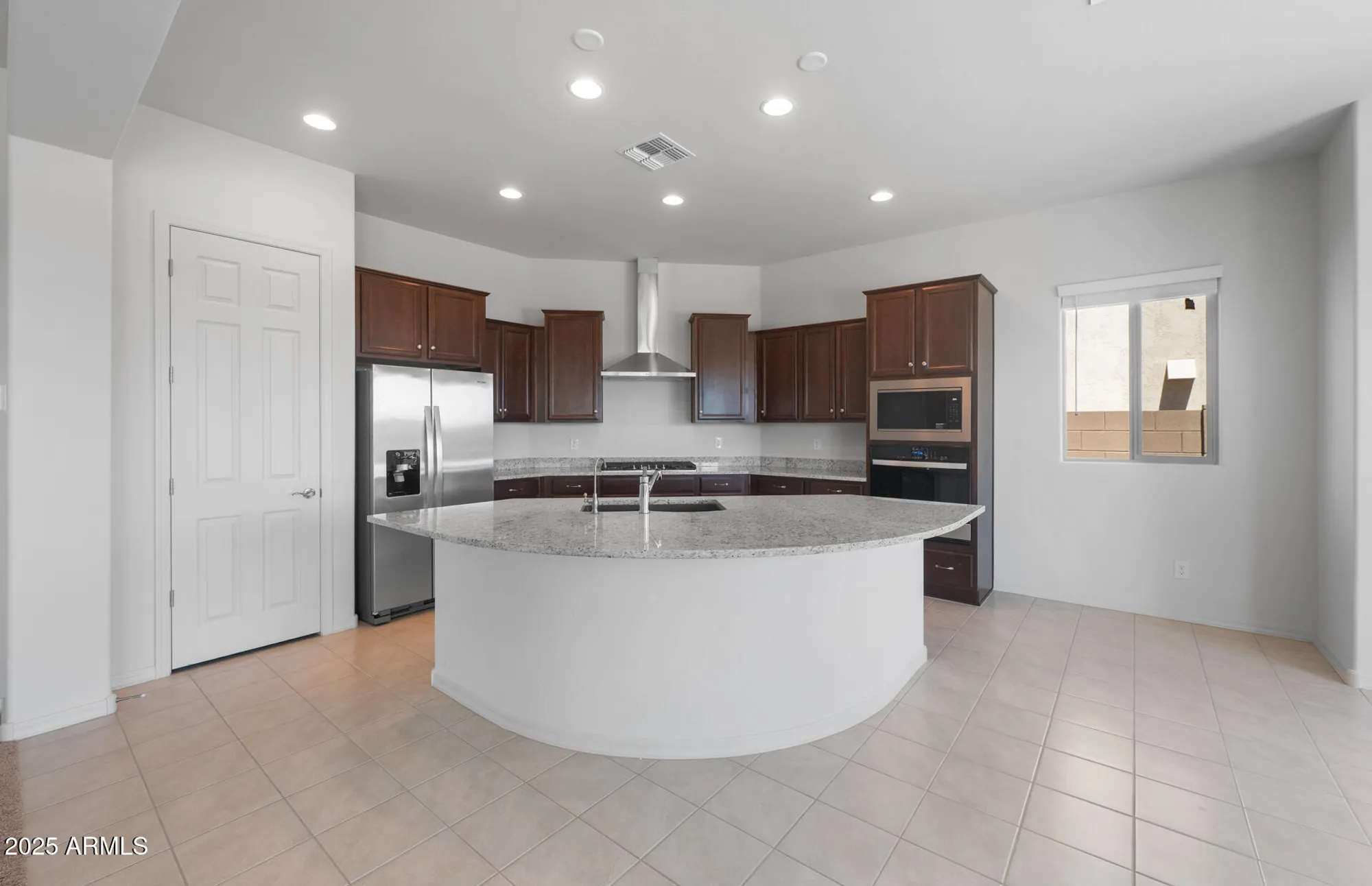 Property Slideshow image 10 of 35 | 7921 w mockingbird way, Florence, AZ, 85132