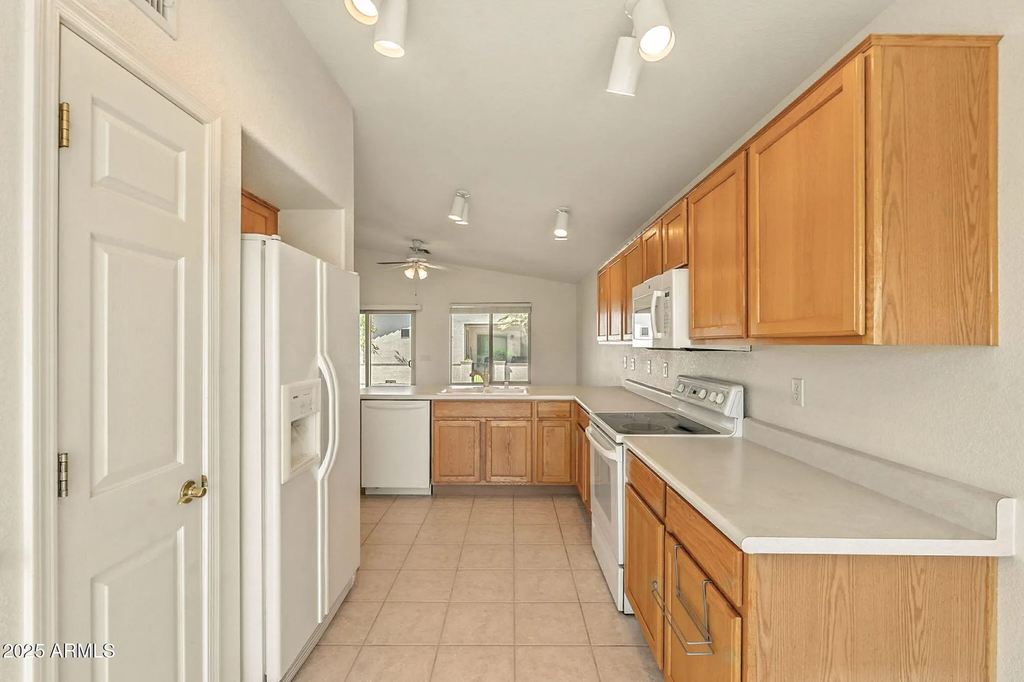 Property Slideshow image 12 of 44 | 3462 e cherry hills pl, Chandler, AZ, 85249