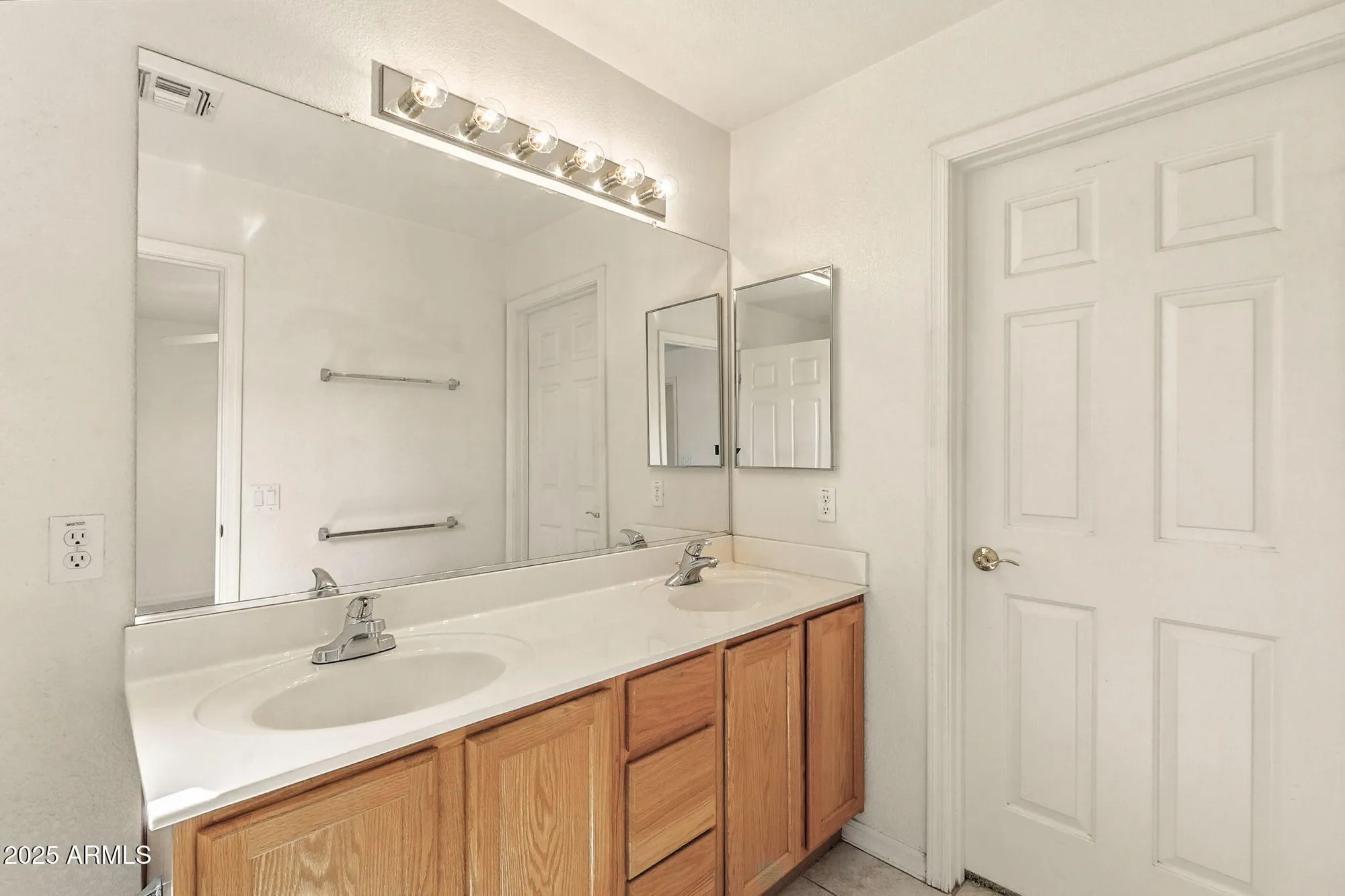 Property Slideshow image 19 of 44 | 3462 e cherry hills pl, Chandler, AZ, 85249