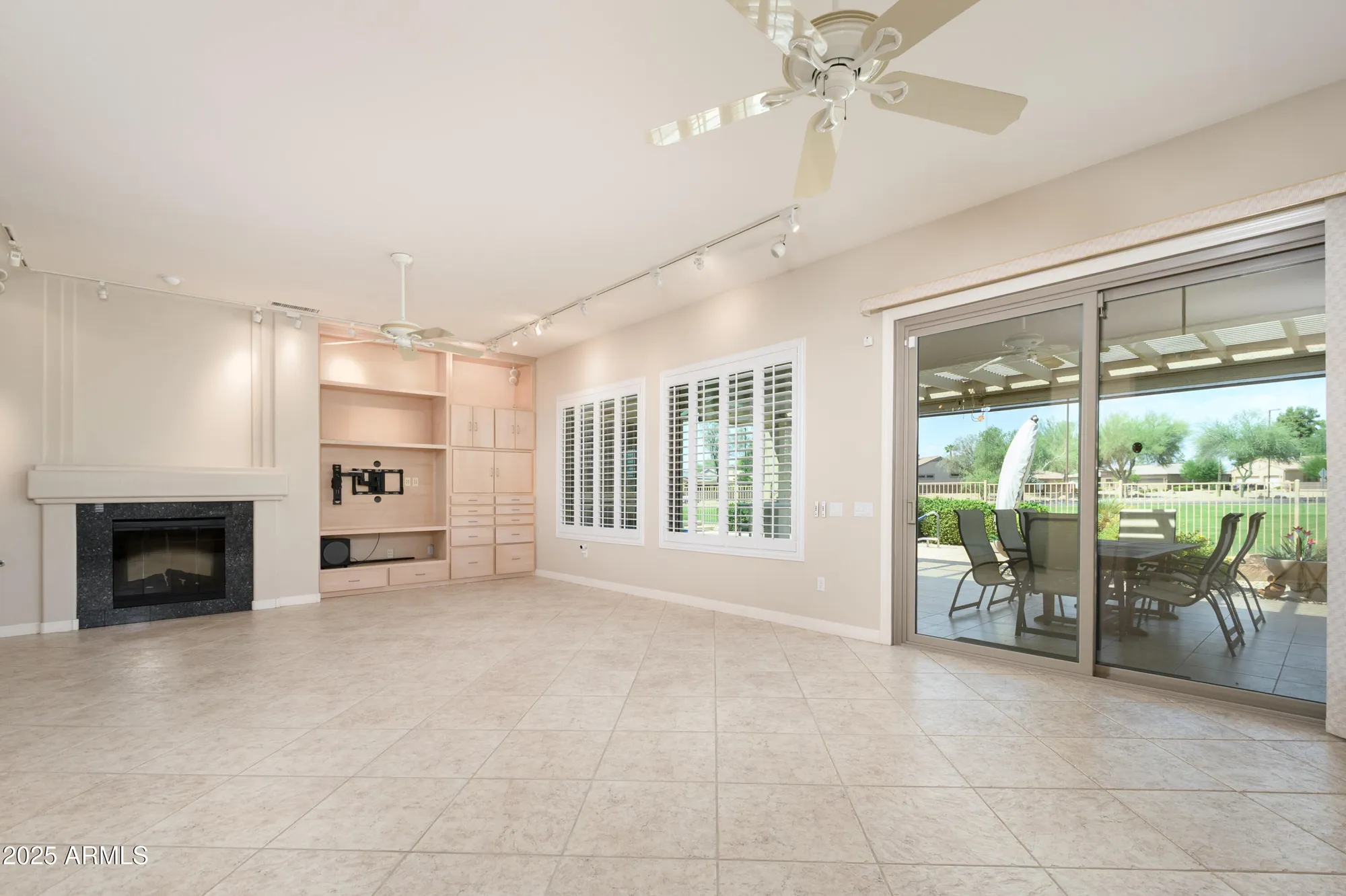 Property Slideshow image 12 of 57 | 19854 n summer dream dr, Surprise, AZ, 85374