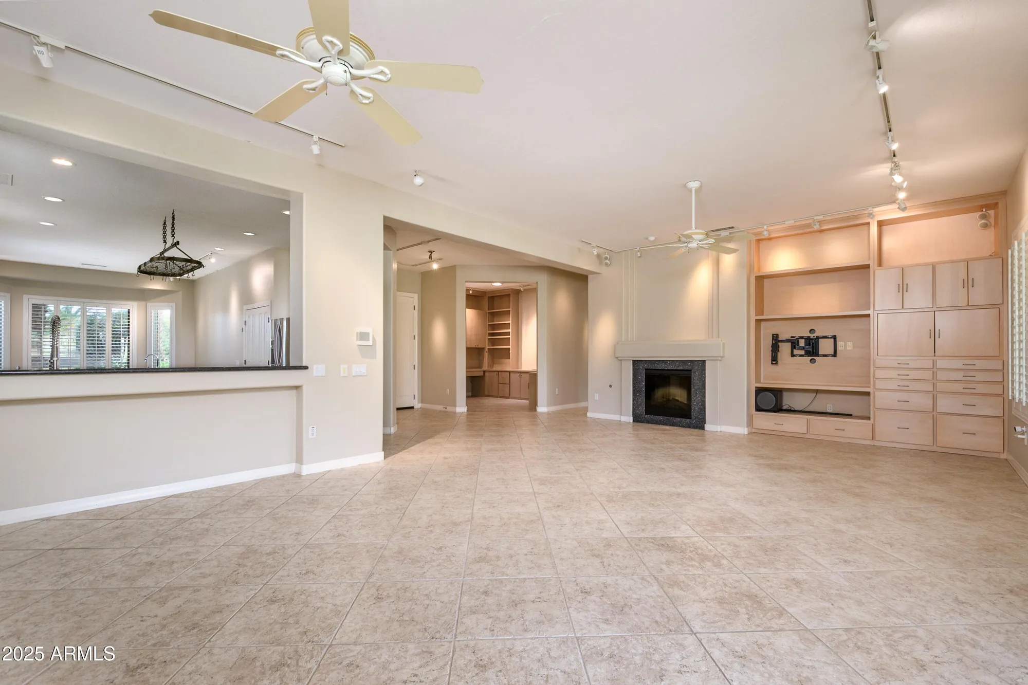 Property Slideshow image 15 of 57 | 19854 n summer dream dr, Surprise, AZ, 85374