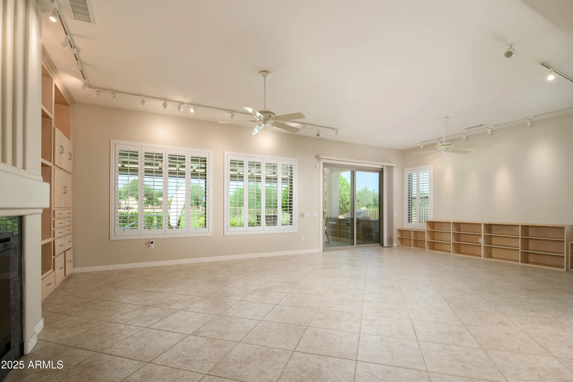 Property Slideshow image 11 of 57 | 19854 n summer dream dr, Surprise, AZ, 85374