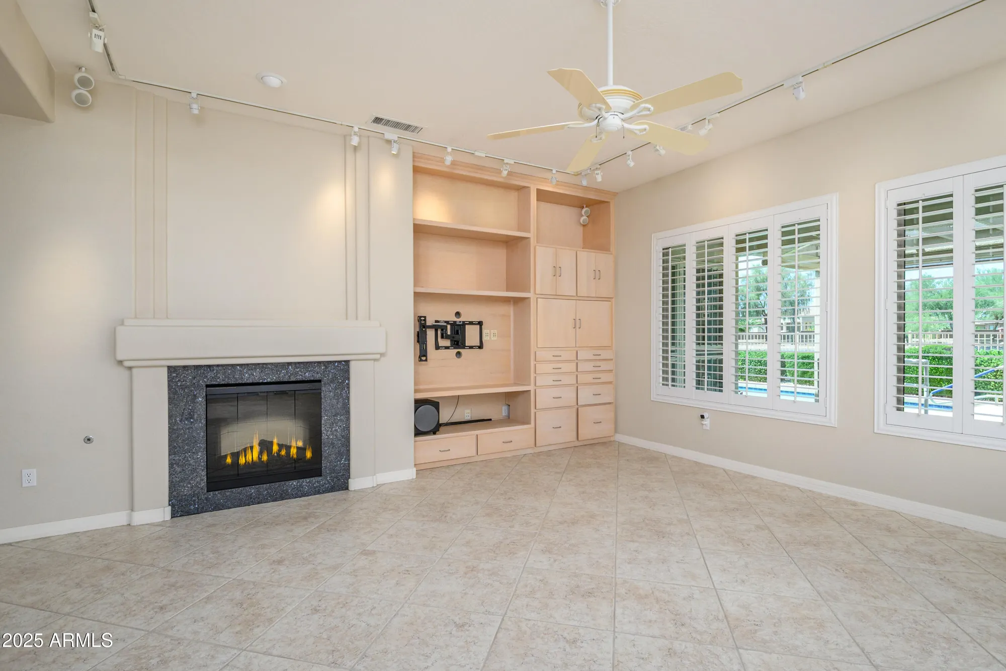 Property Slideshow image 13 of 57 | 19854 n summer dream dr, Surprise, AZ, 85374