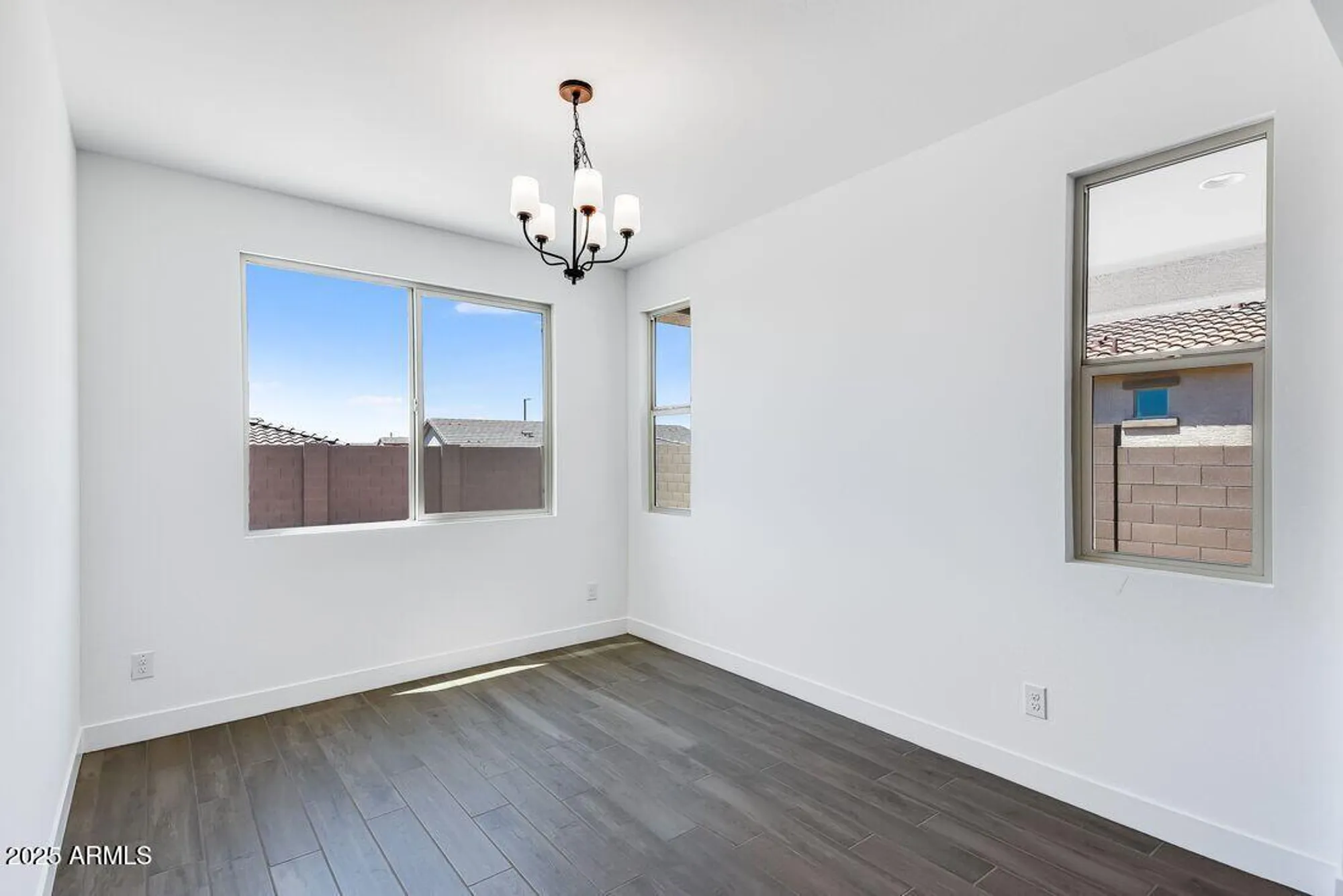 Property Slideshow image 13 of 41 | 18147 w hiddenview dr, Goodyear, AZ, 85338