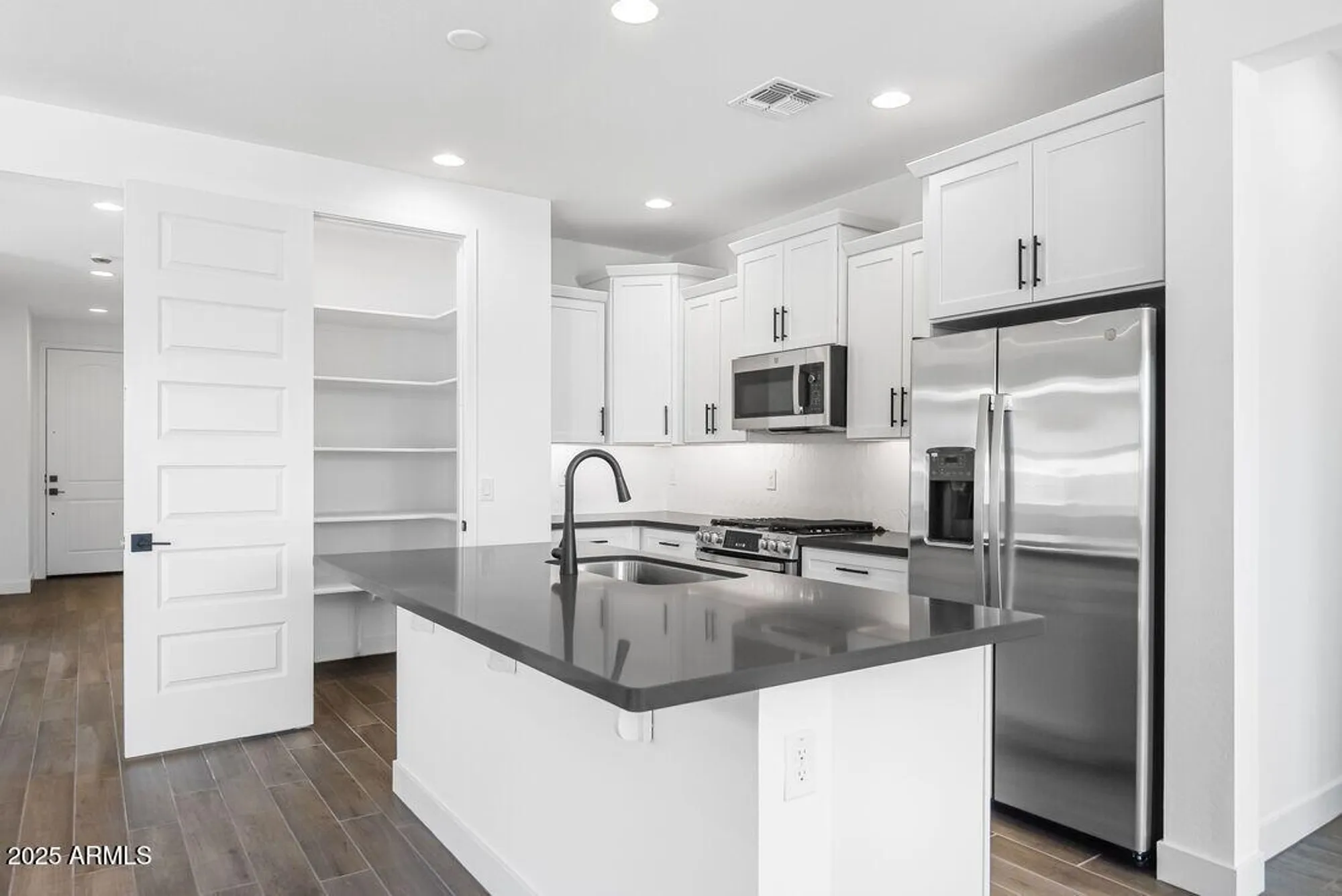 Property Slideshow image 5 of 41 | 18147 w hiddenview dr, Goodyear, AZ, 85338