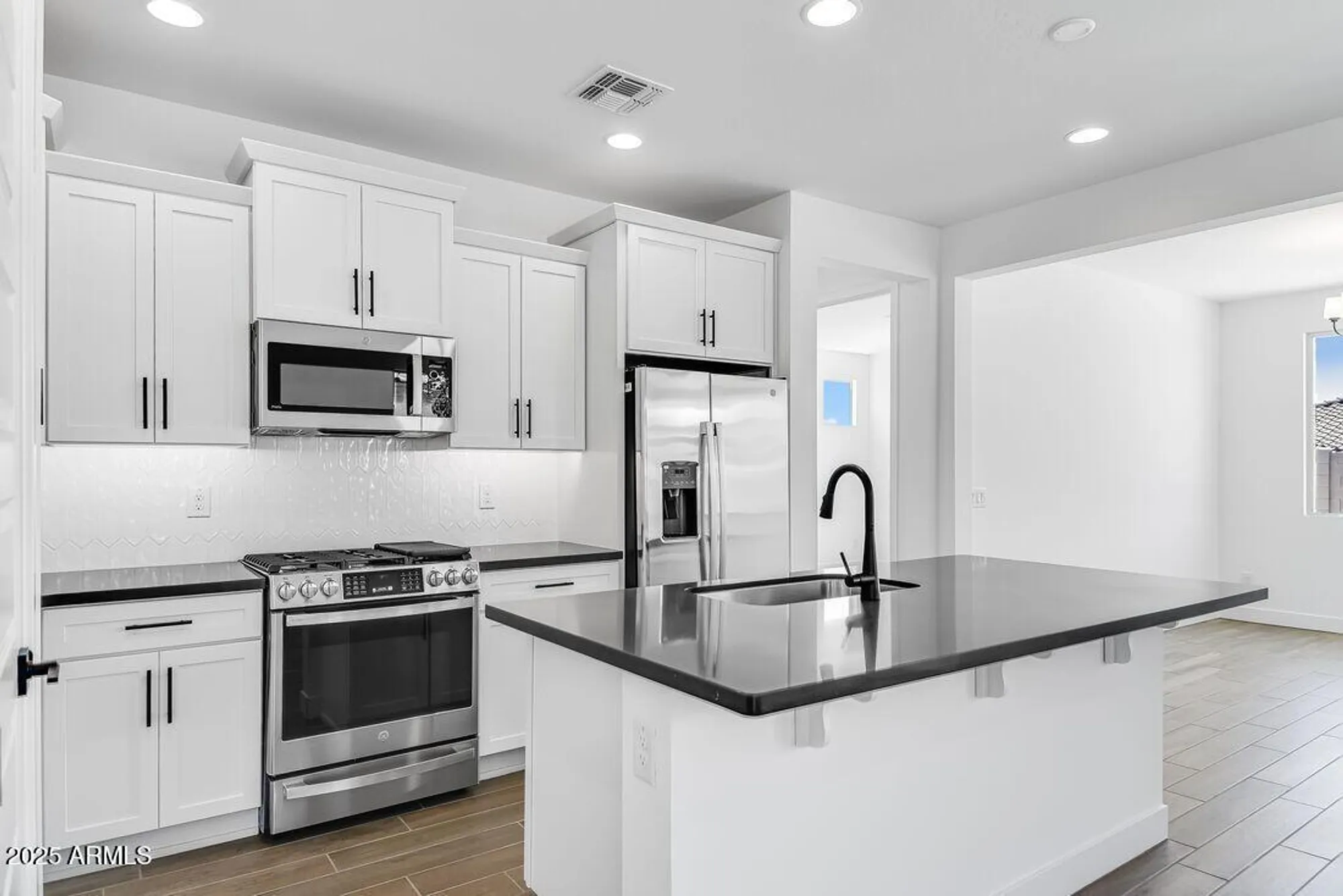 Property Slideshow image 7 of 41 | 18147 w hiddenview dr, Goodyear, AZ, 85338