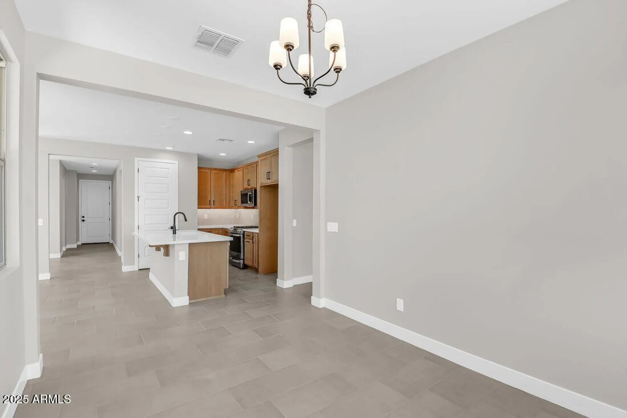 Property Slideshow image 14 of 41 | 18108 w hiddenview dr, Goodyear, AZ, 85338