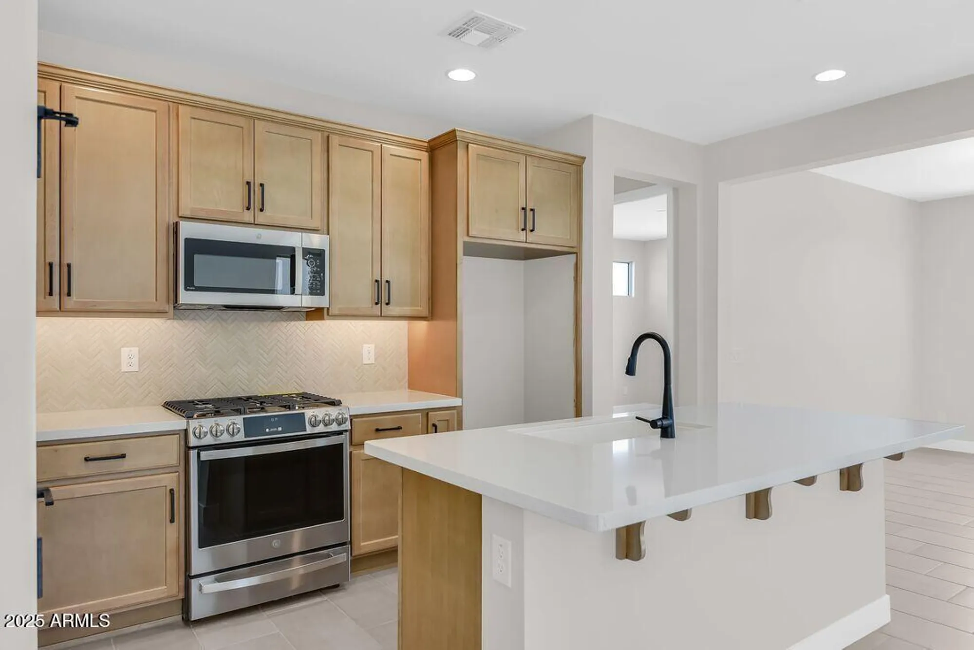 Property Slideshow image 7 of 41 | 18108 w hiddenview dr, Goodyear, AZ, 85338