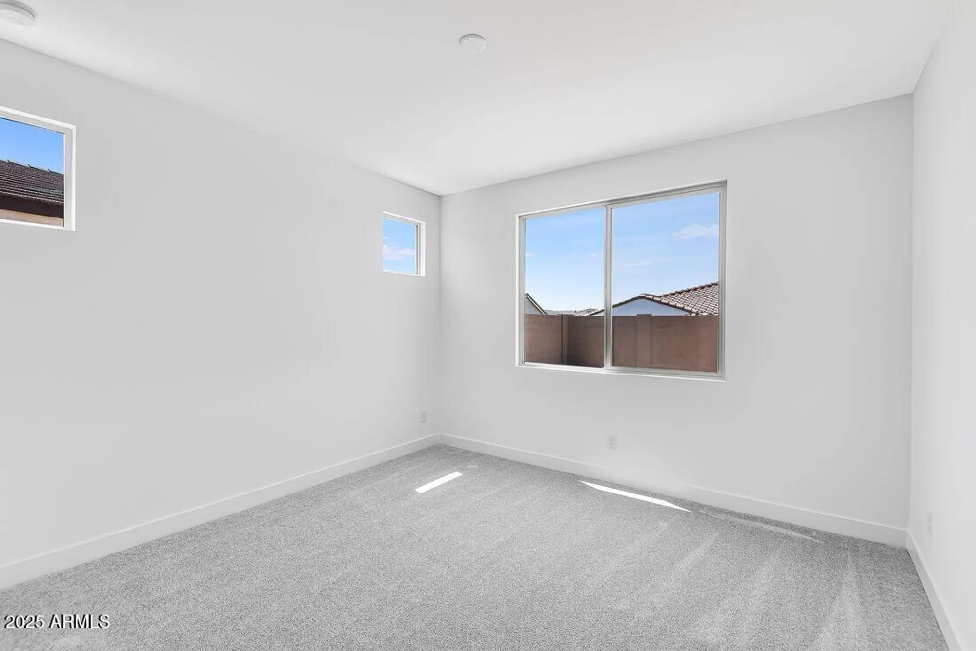 Property Slideshow image 16 of 41 | 18147 w hiddenview dr, Goodyear, AZ, 85338