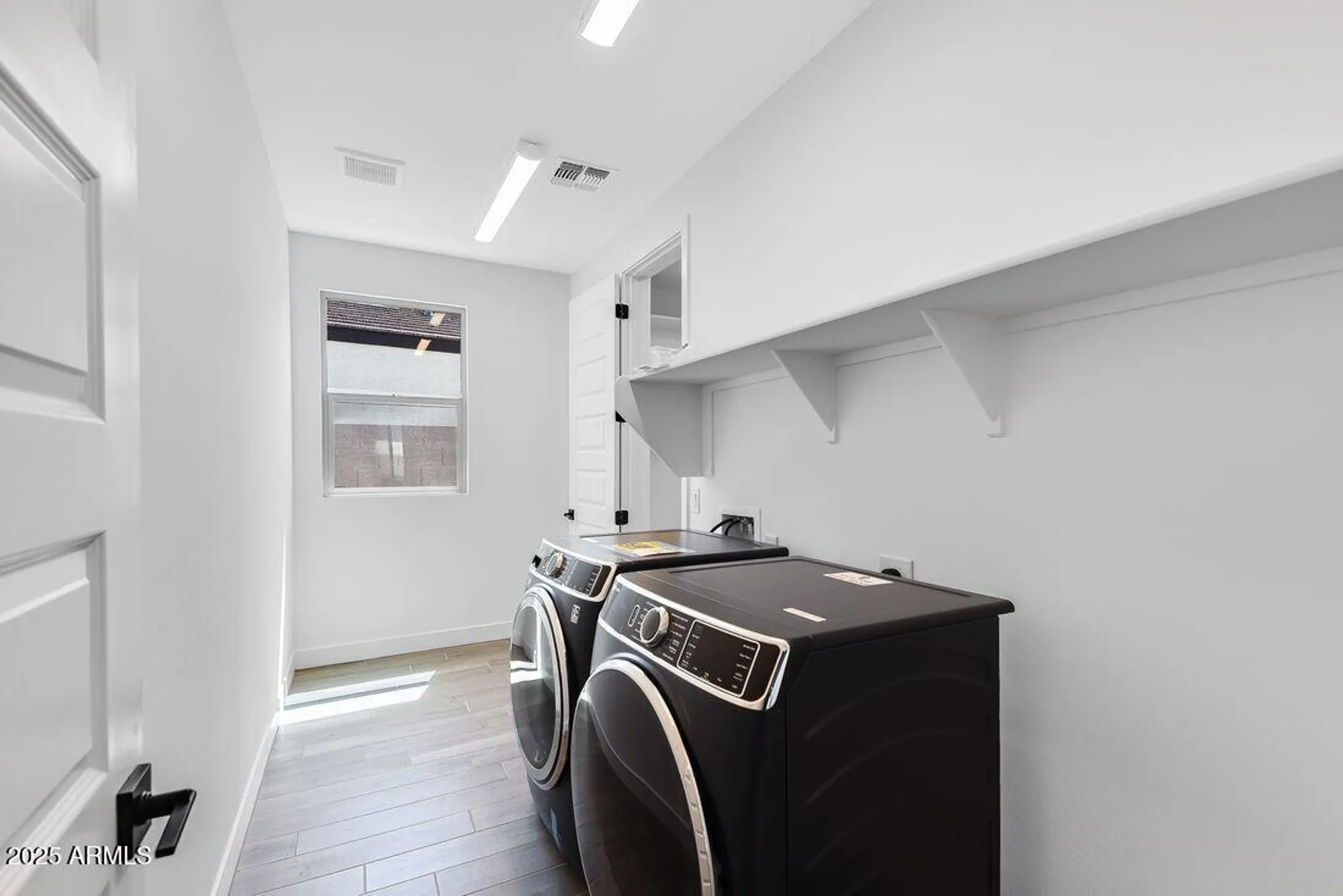 Property Slideshow image 28 of 41 | 18147 w hiddenview dr, Goodyear, AZ, 85338