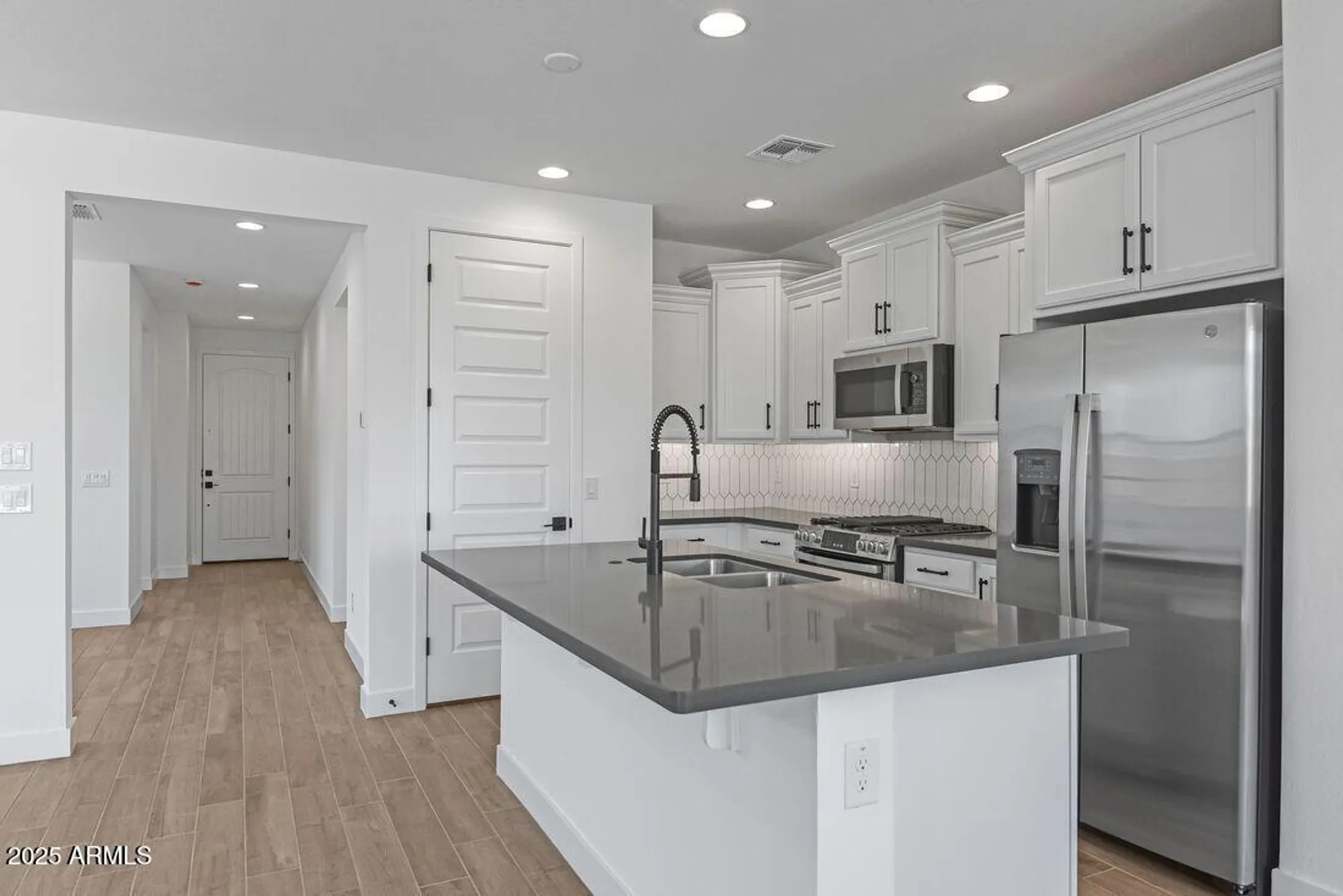 Property Slideshow image 4 of 42 | 18126 w hiddenview dr, Goodyear, AZ, 85338