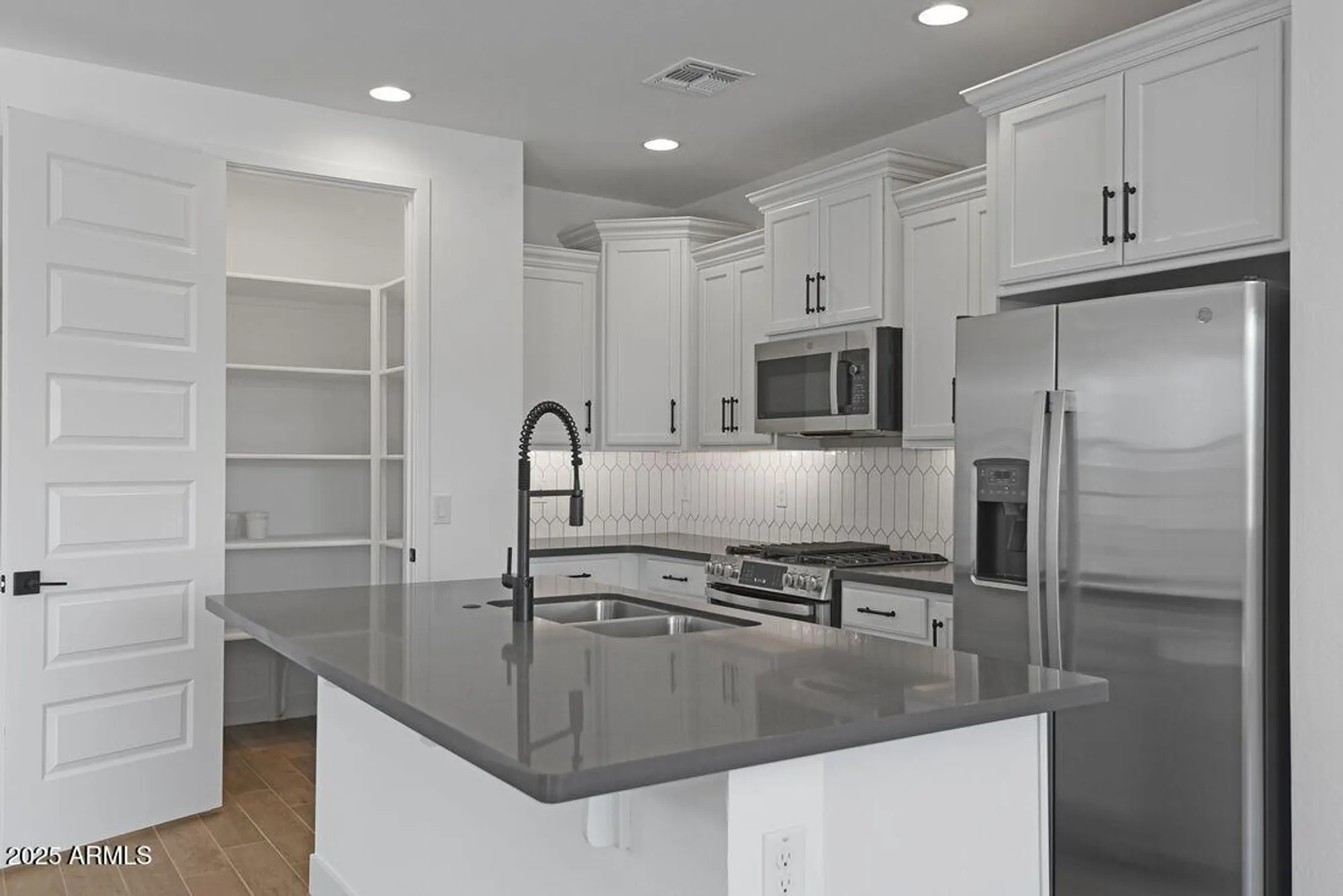 Property Slideshow image 5 of 42 | 18126 w hiddenview dr, Goodyear, AZ, 85338