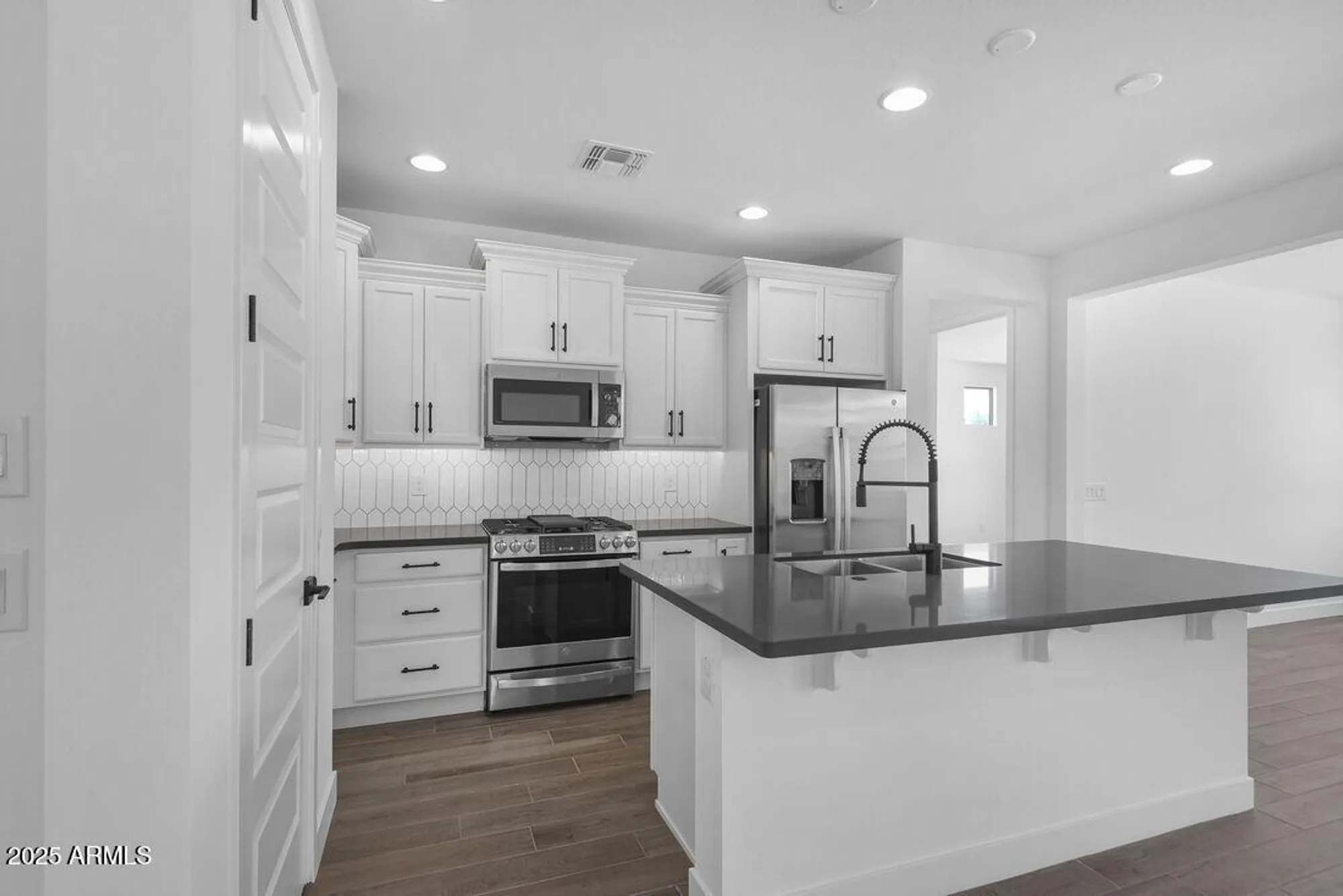 Property Slideshow image 7 of 42 | 18126 w hiddenview dr, Goodyear, AZ, 85338