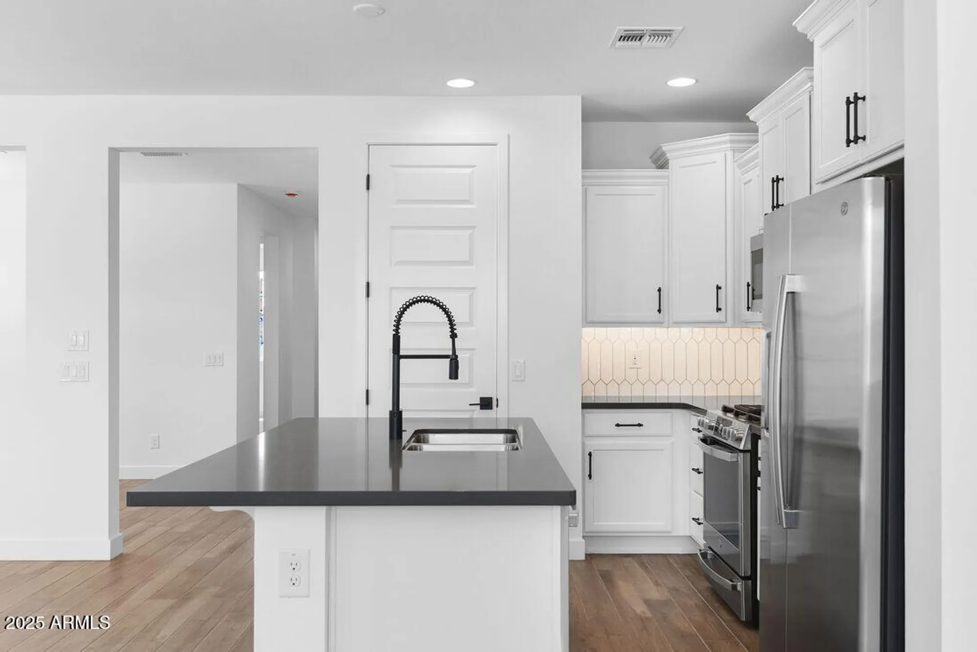 Property Slideshow image 8 of 42 | 18126 w hiddenview dr, Goodyear, AZ, 85338