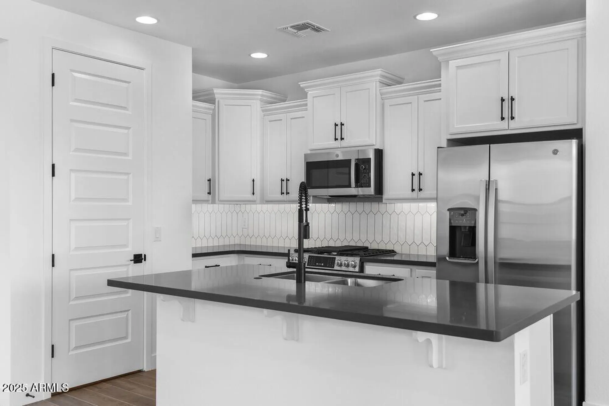 Property Slideshow image 9 of 42 | 18126 w hiddenview dr, Goodyear, AZ, 85338