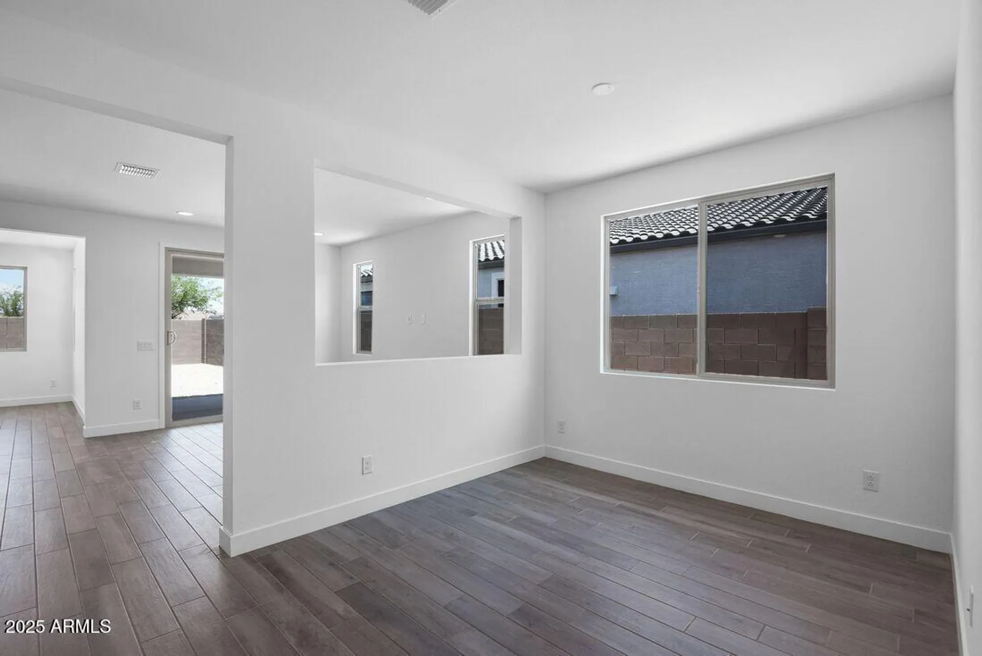 Property Slideshow image 12 of 42 | 18126 w hiddenview dr, Goodyear, AZ, 85338