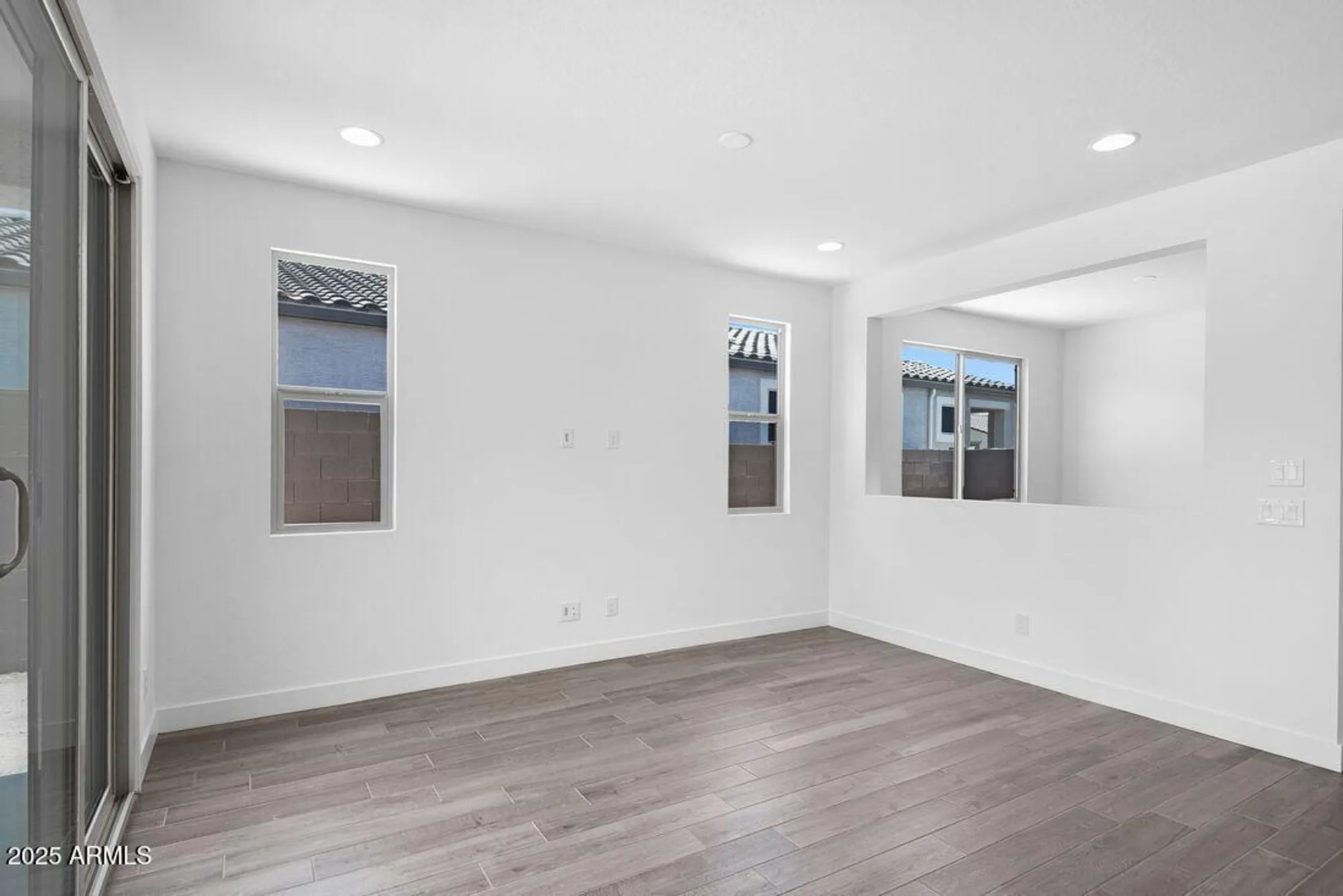 Property Slideshow image 13 of 42 | 18126 w hiddenview dr, Goodyear, AZ, 85338