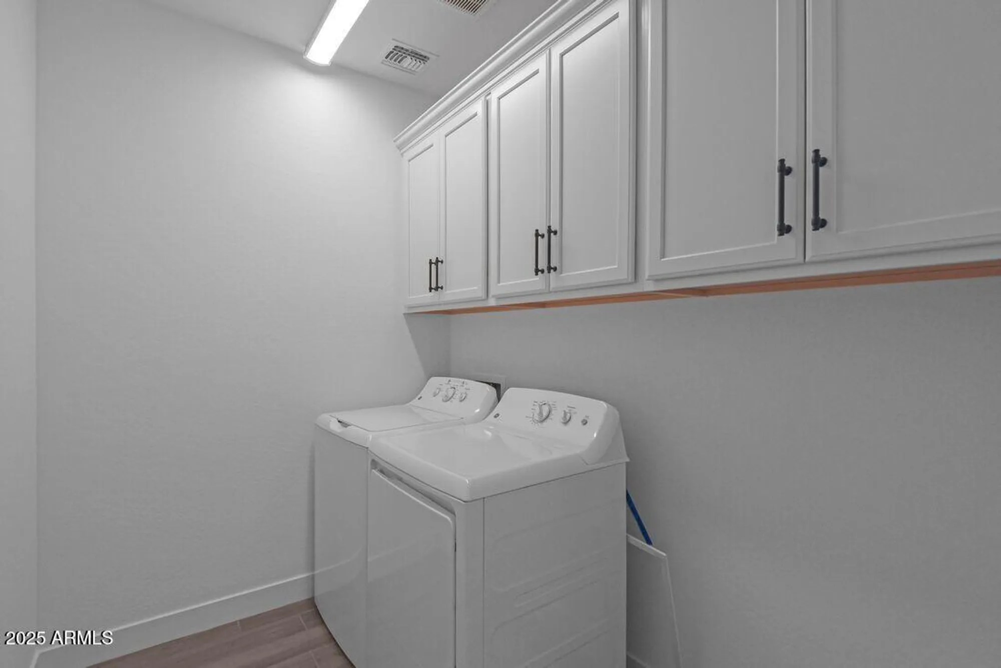 Property Slideshow image 31 of 42 | 18126 w hiddenview dr, Goodyear, AZ, 85338