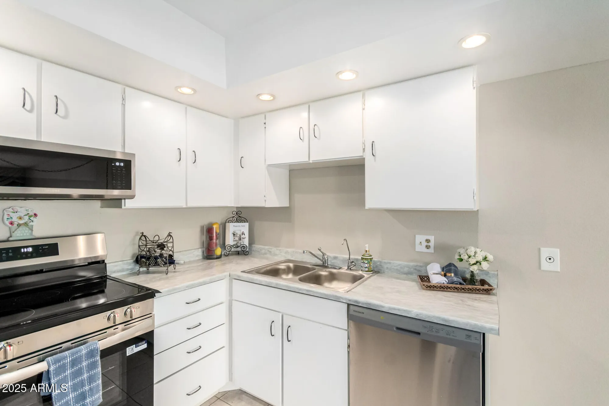 Property Slideshow image 11 of 37 | 7930 e camelback rd 505, Scottsdale, AZ, 85251