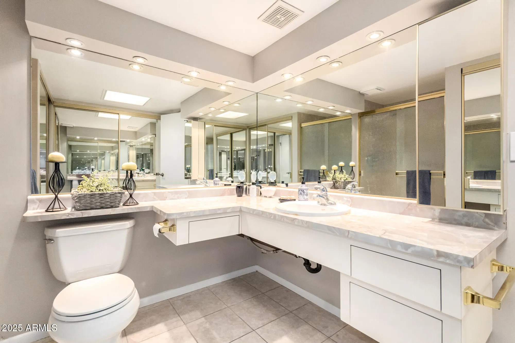 Property Slideshow image 16 of 37 | 7930 e camelback rd 505, Scottsdale, AZ, 85251