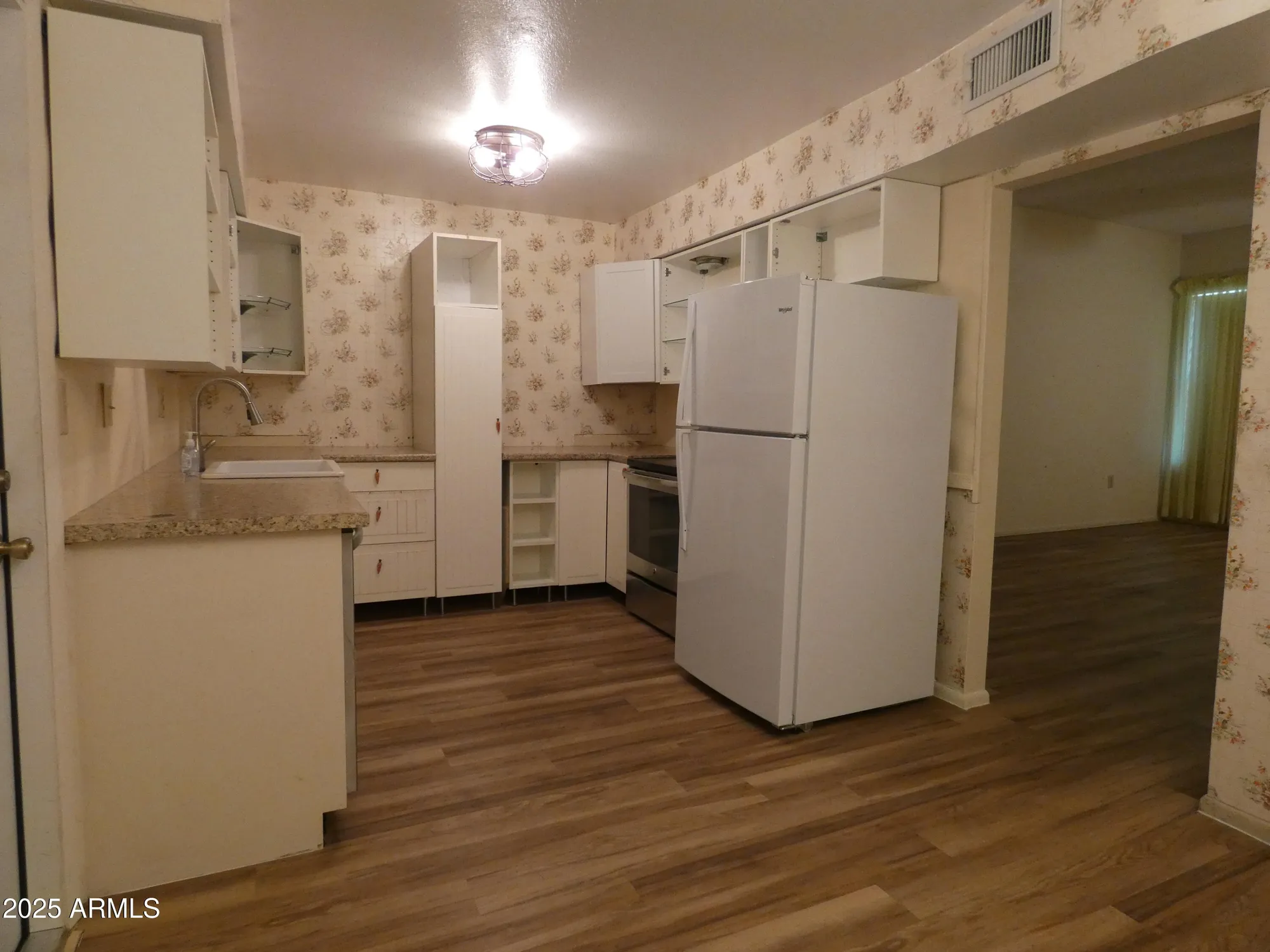 Property Slideshow image 9 of 19 | 13442 n emberwood dr, Sun City, AZ, 85351